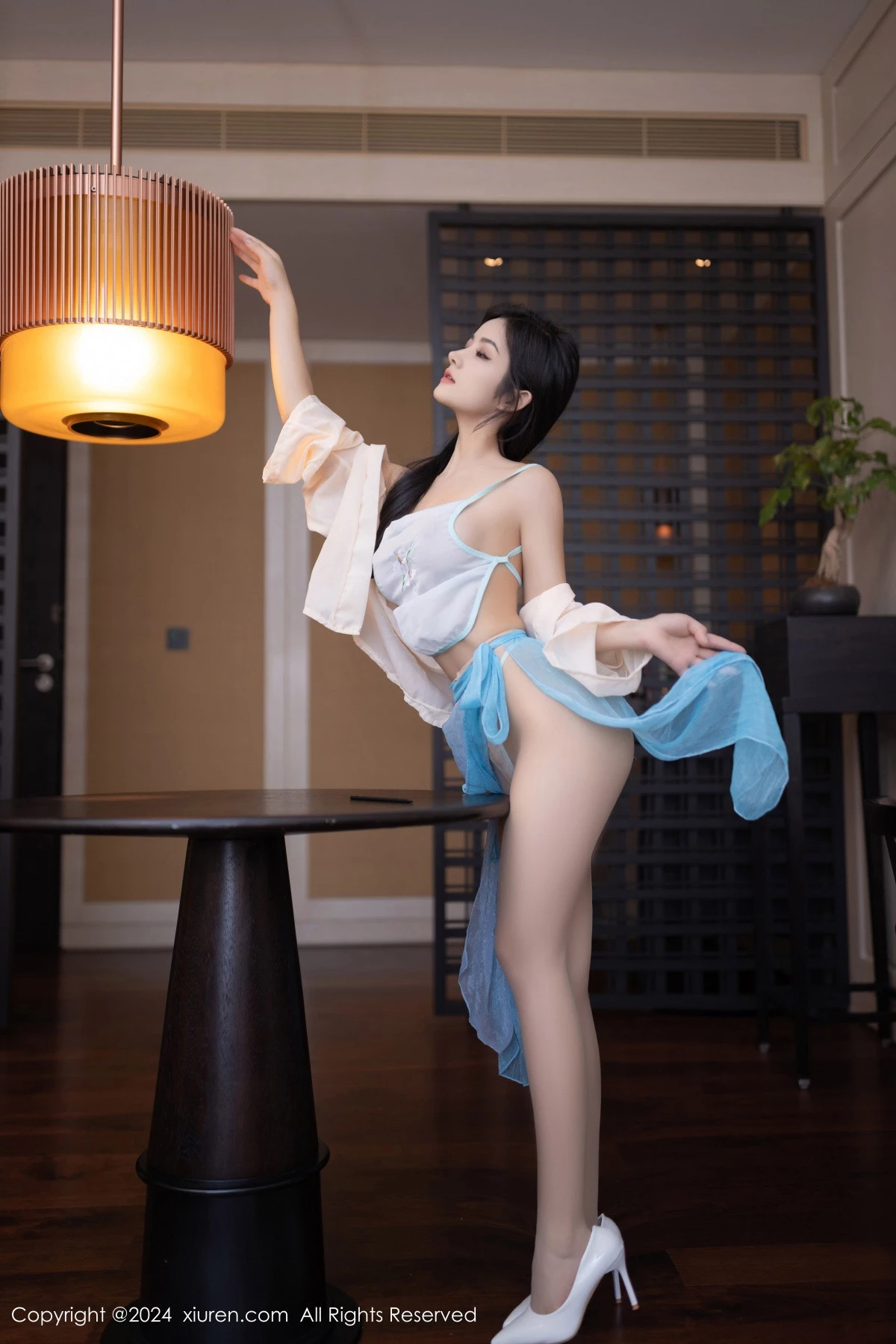 秀人集.com_[XiuRen秀人网]No.8691_模特谭小灵性感浅蓝色古风服饰配超薄肉丝秀丰腴身材诱惑写真80P