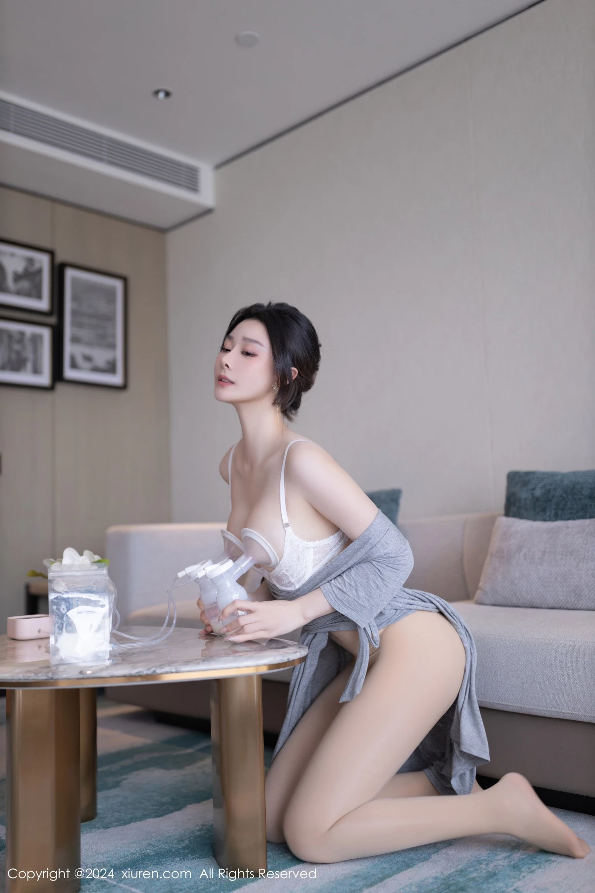 秀人集.com_[XiuRen秀人网]No.8699_模特小逗逗性感灰色连衣裙配超薄肉丝半脱秀曼妙身姿诱惑写真80P