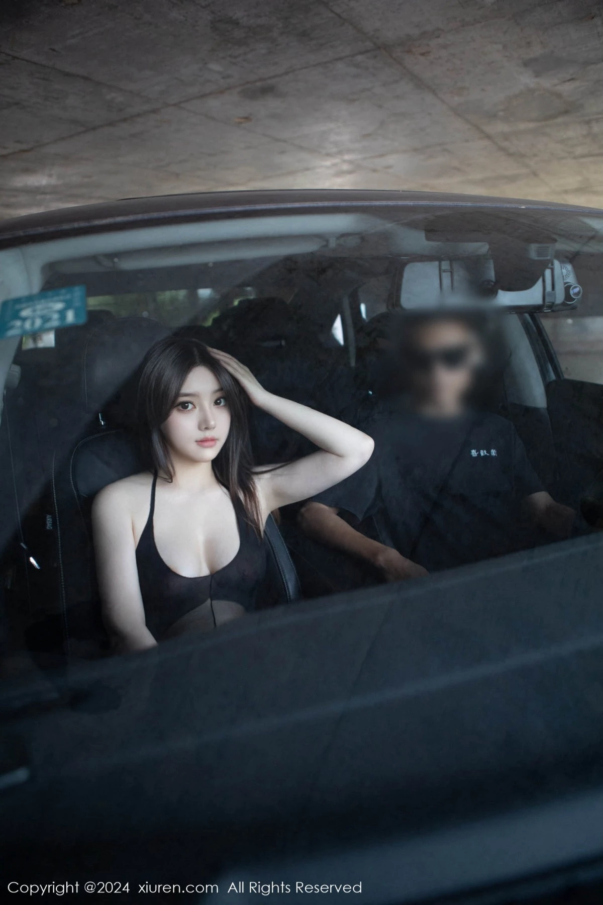 秀人集.com_[XiuRen秀人网]No.8708_模特豆瓣酱车内场景性感薄透连体黑丝秀丰满身材惹火诱惑写真104P