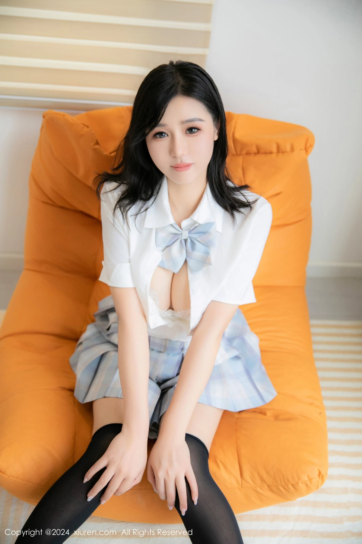 秀人集.com_[XiuRen秀人网]No.8759_模特金小依性感白色学生装配超薄黑丝半脱秀火辣身材诱惑写真90P