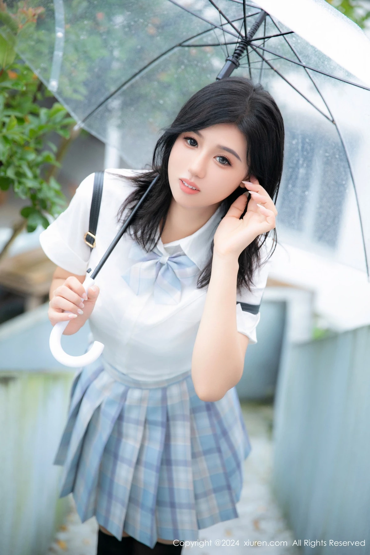 秀人集.com_[XiuRen秀人网]No.8759_模特金小依性感白色学生装配超薄黑丝半脱秀火辣身材诱惑写真90P