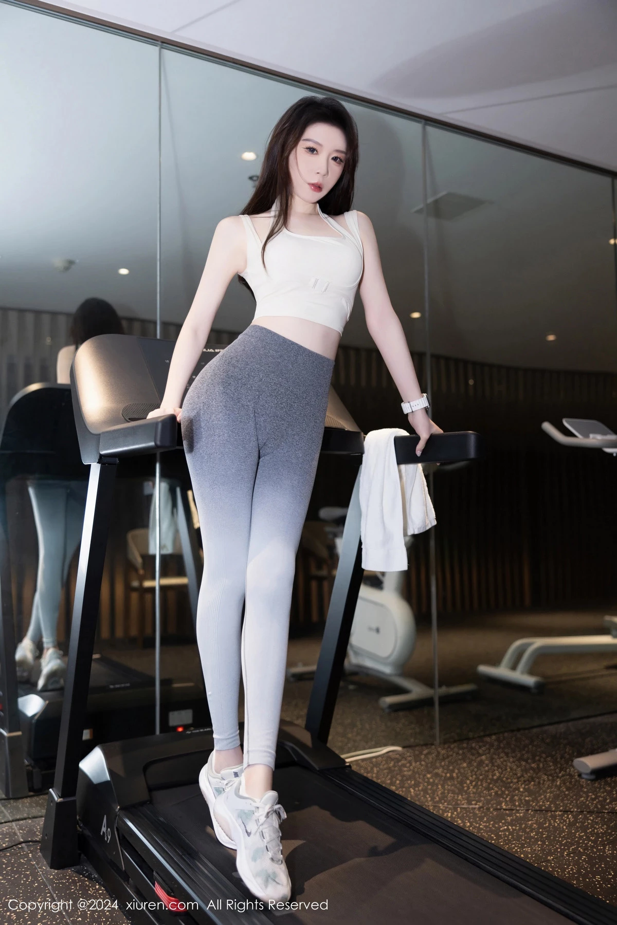 秀人集.com_[XiuRen秀人网]No.8767_模特梦心玥性感灰色瑜伽裤+黑色情趣内衣秀高挑曼妙身姿迷人写真86P