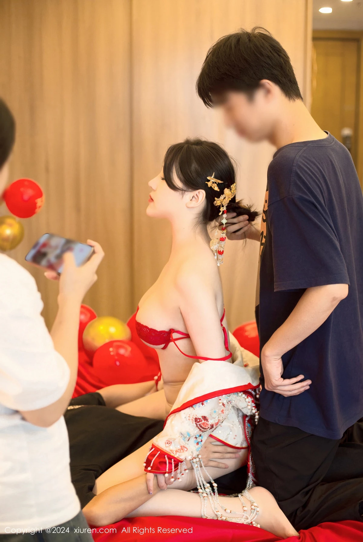 秀人集.com_[XiuRen秀人网]No.8780_模特豆瓣酱闹新娘主题红色新娘装配超薄肉丝秀丰腴身材诱惑写真111P