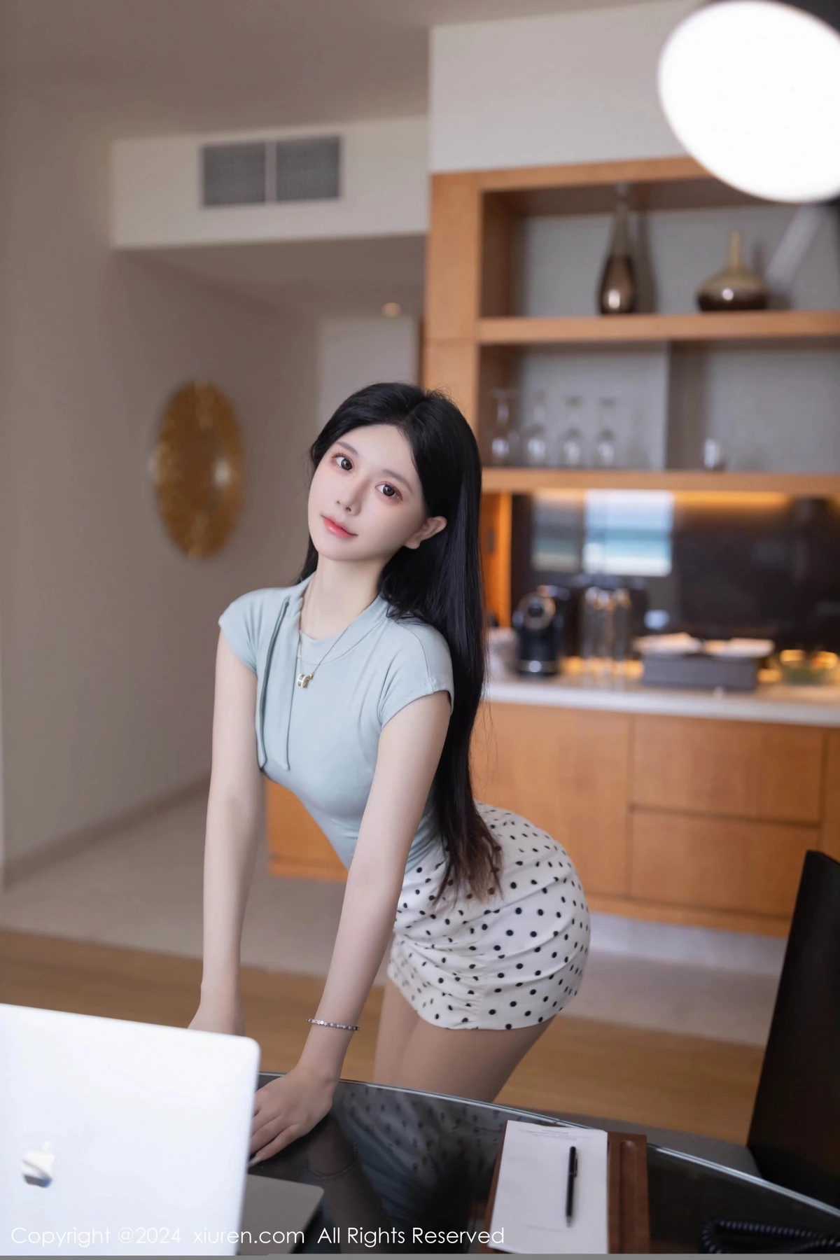 秀人集.com_[XiuRen秀人网]No.8774_模特幼幼性感淡蓝色上衣配白色短裙露超薄肉丝秀美腿诱惑写真80P