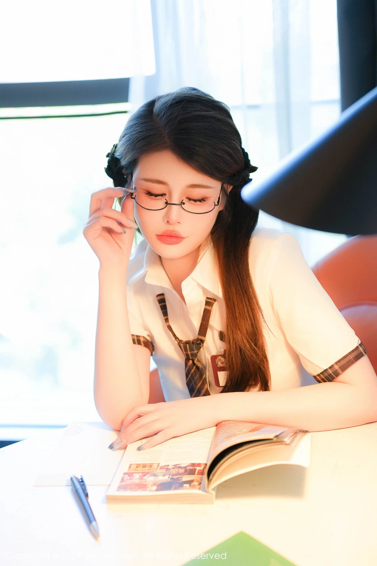 秀人集.com_[XiuRen秀人网]No.8803_模特甜妮性感白色上衣配格子短裙露肉丝吊袜秀丰腴身姿诱惑写真86P