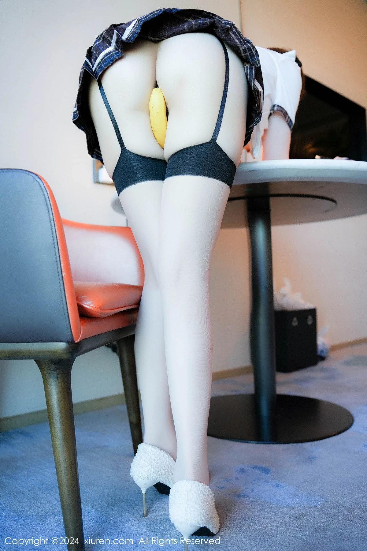 秀人集.com_[XiuRen秀人网]No.8803_模特甜妮性感白色上衣配格子短裙露肉丝吊袜秀丰腴身姿诱惑写真86P