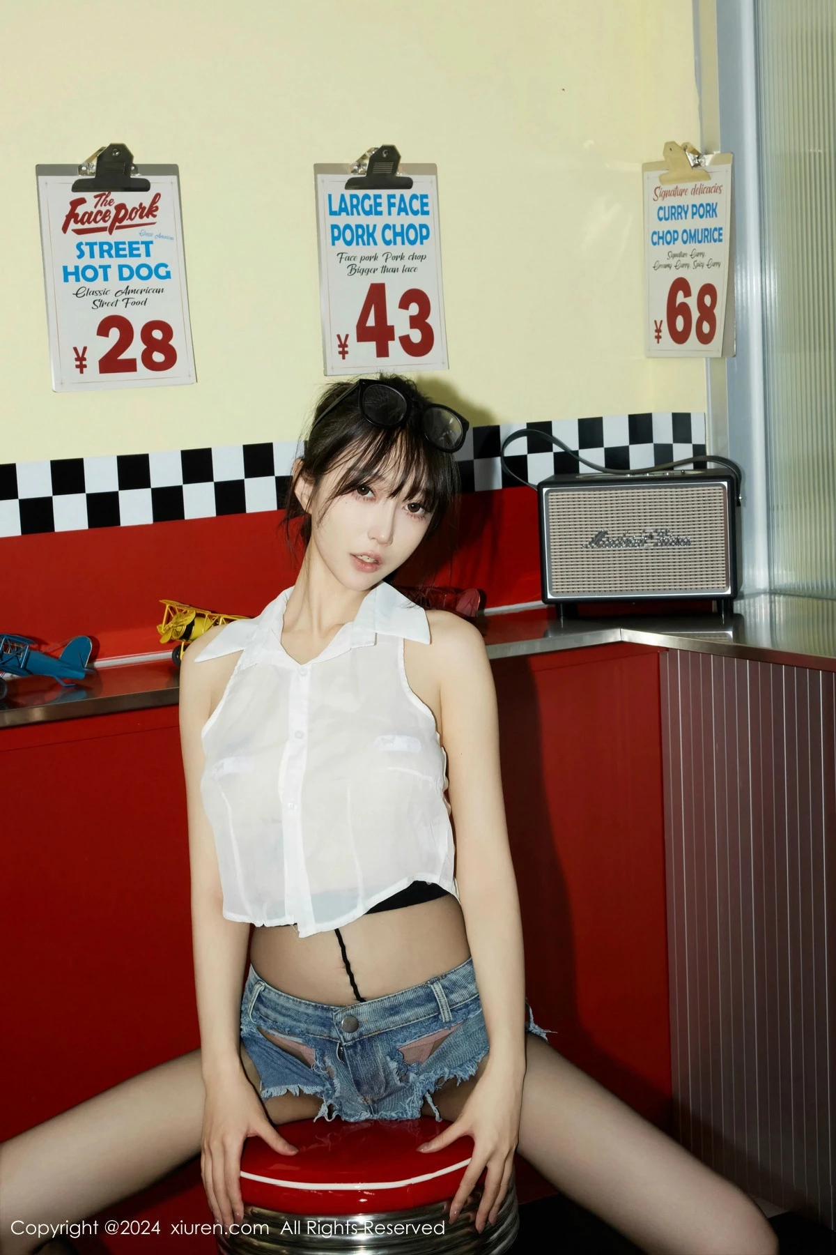 秀人集.com_[XiuRen秀人网]No.8811_模特玥儿玥er性感蓝色超短牛仔裤配超薄黑丝秀曼妙身姿诱惑写真74P