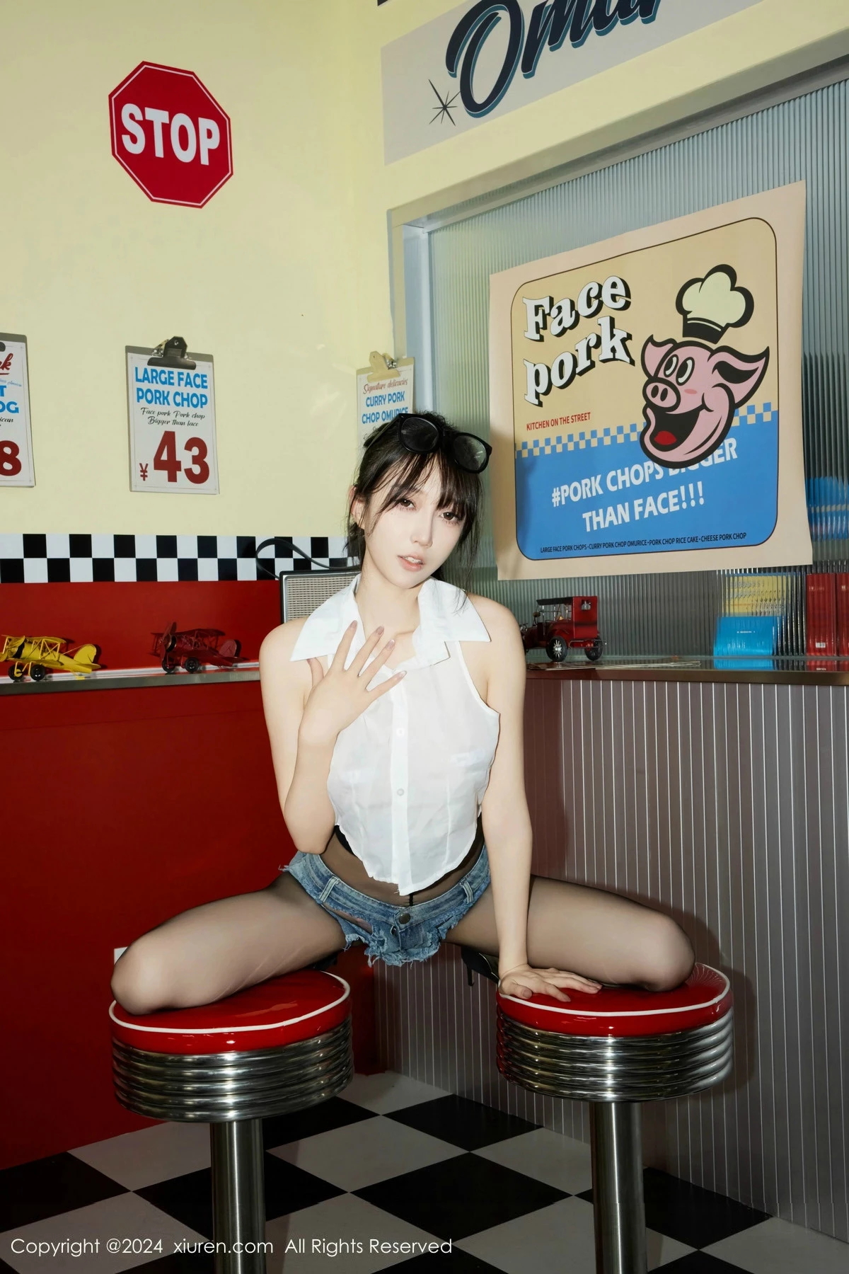 秀人集.com_[XiuRen秀人网]No.8811_模特玥儿玥er性感蓝色超短牛仔裤配超薄黑丝秀曼妙身姿诱惑写真74P