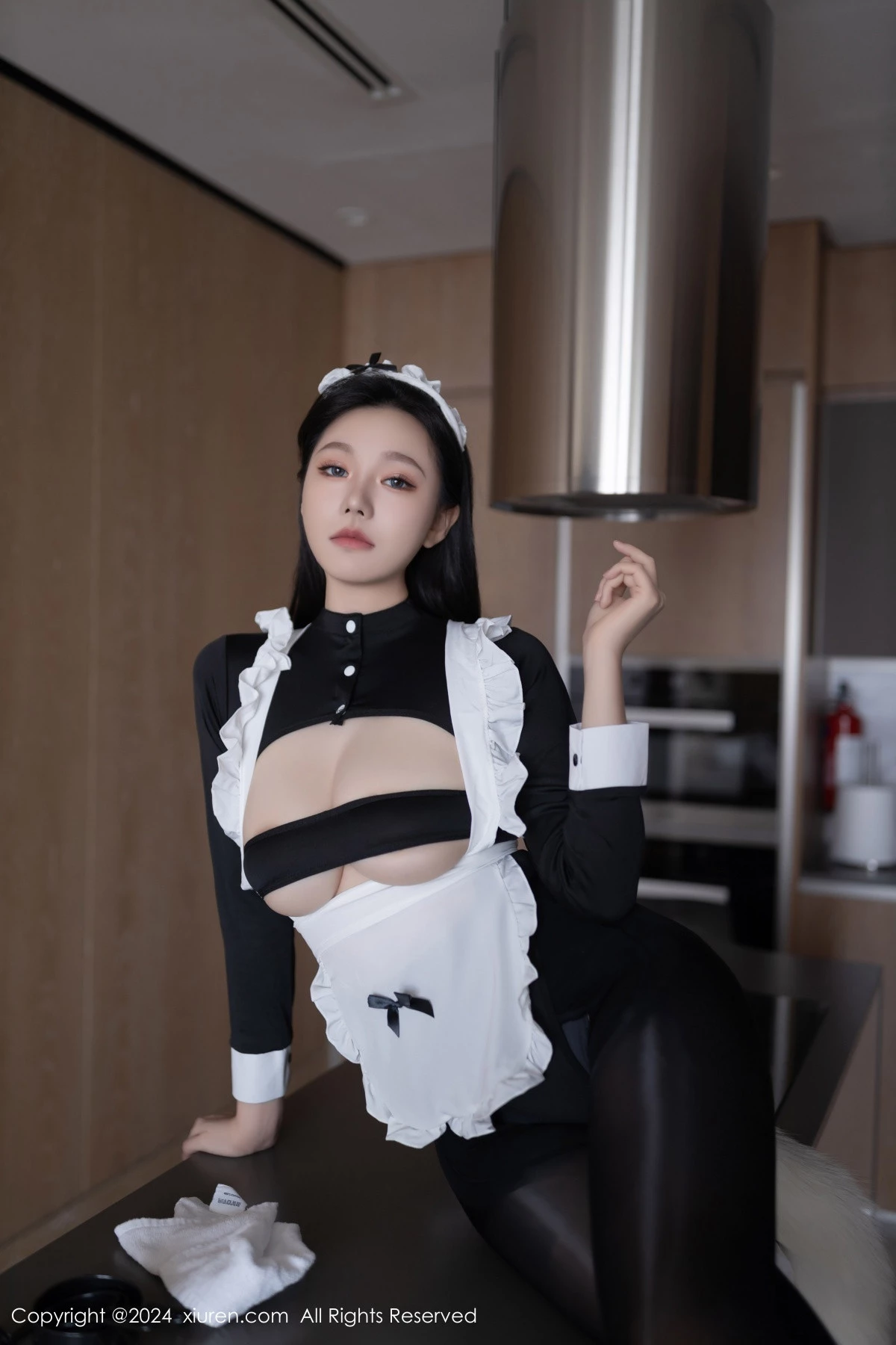 秀人集.com_[XiuRen秀人网]No.8720_模特安然anran性感黑色女仆服饰配黑丝裤袜秀柔美身段诱惑写真80P