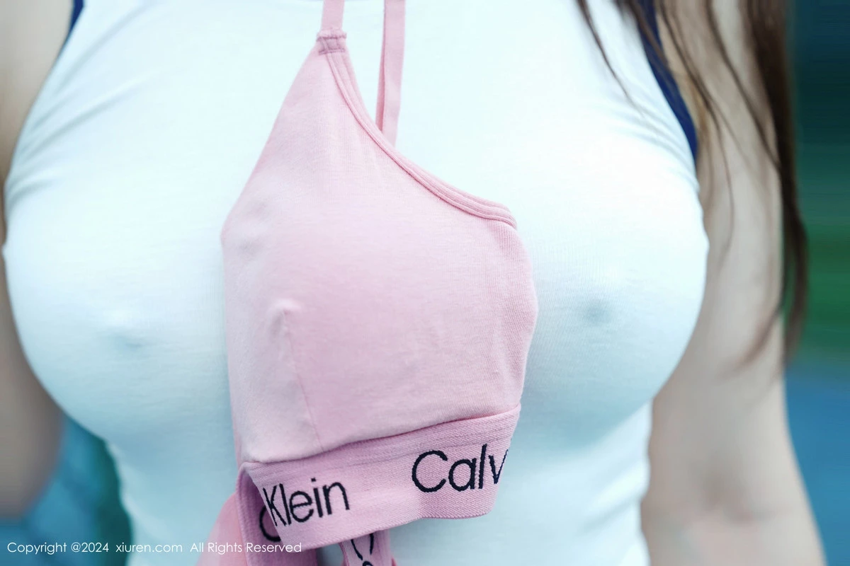 秀人集.com_[XiuRen秀人网]No.8821_模特诗诗kiki户外性感运动装露粉色内衣秀丰腴身姿惹火诱惑写真74P