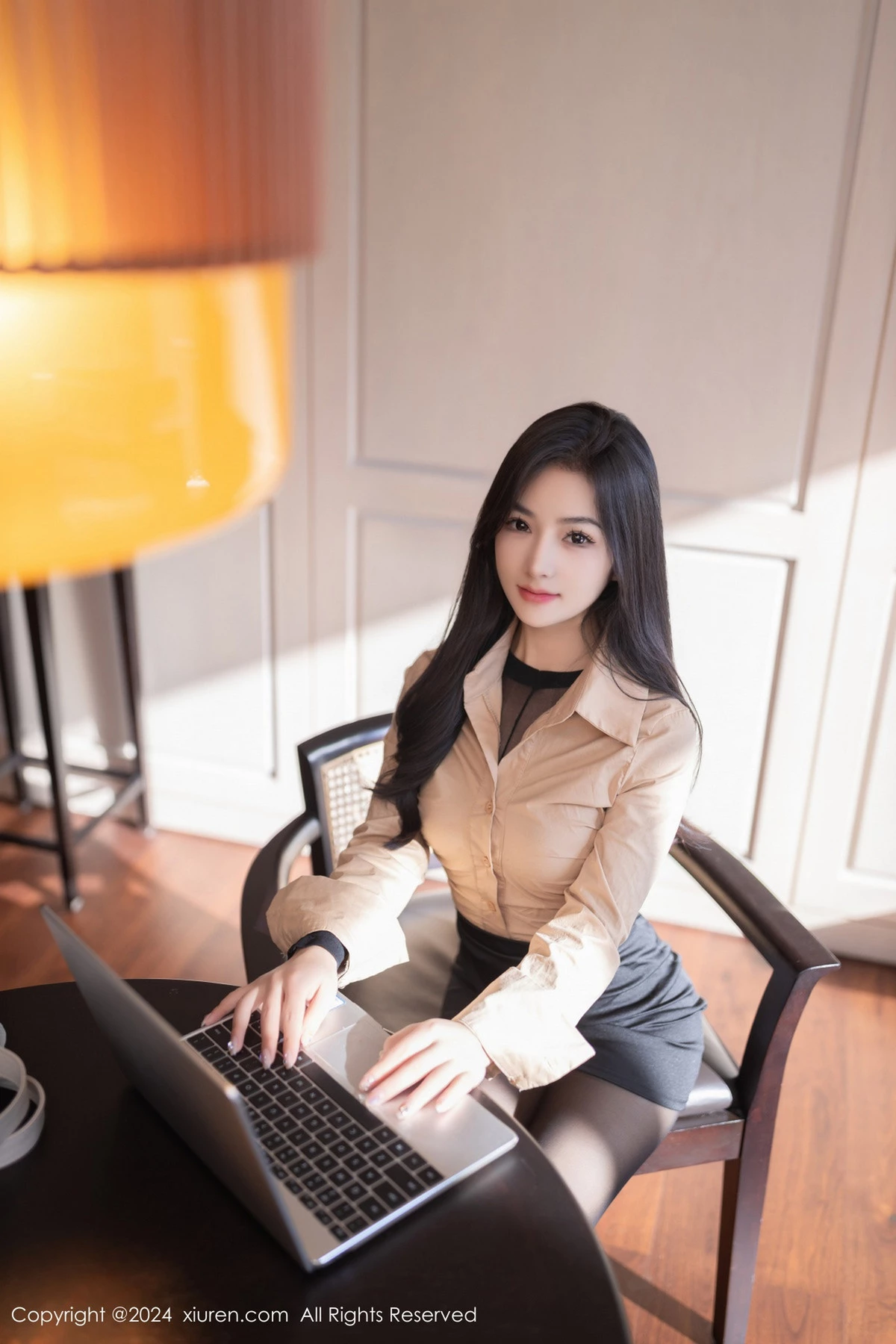 秀人集.com_[XiuRen秀人网]No.8835_模特谭小灵性感OL服饰露超薄连体黑丝秀丰腴惹火身材诱惑写真80P