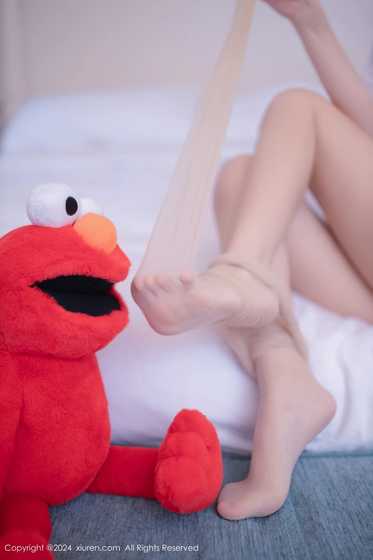 秀人集.com_[XiuRen秀人网]No.8834_模特杏子Yada白色轻透连衣短裙配超薄肉丝秀曼妙身姿诱惑写真84P