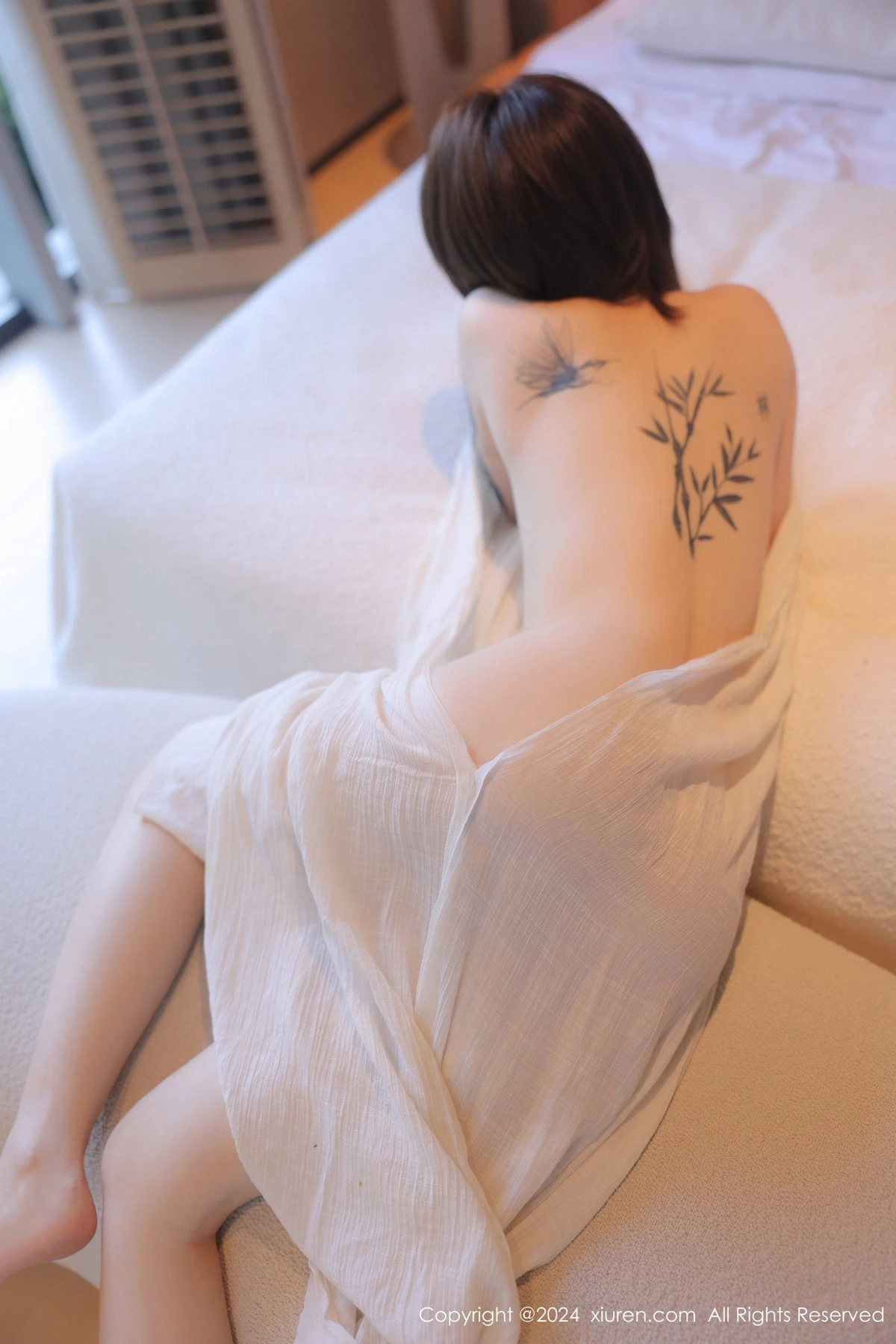 秀人集.com_[XiuRen秀人网]No.8842_新人模特夏竹性感浅色连衣裙+白色薄纱服饰秀曼妙身姿诱惑写真83P