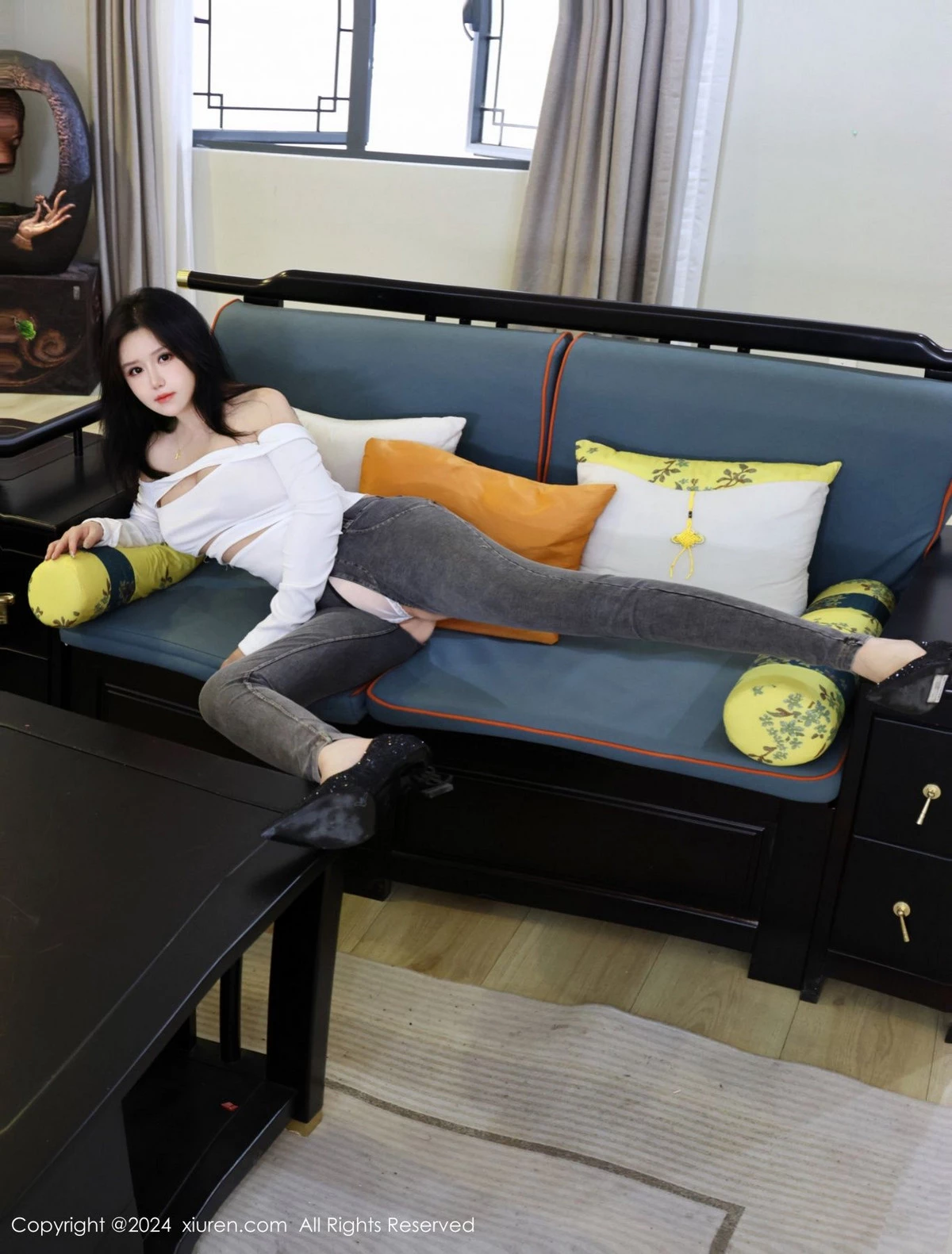 秀人集.com_[XiuRen秀人网]No.8853_模特小薯条nienie性感白色T恤配露臀牛仔裤秀完美身材诱惑写真78P