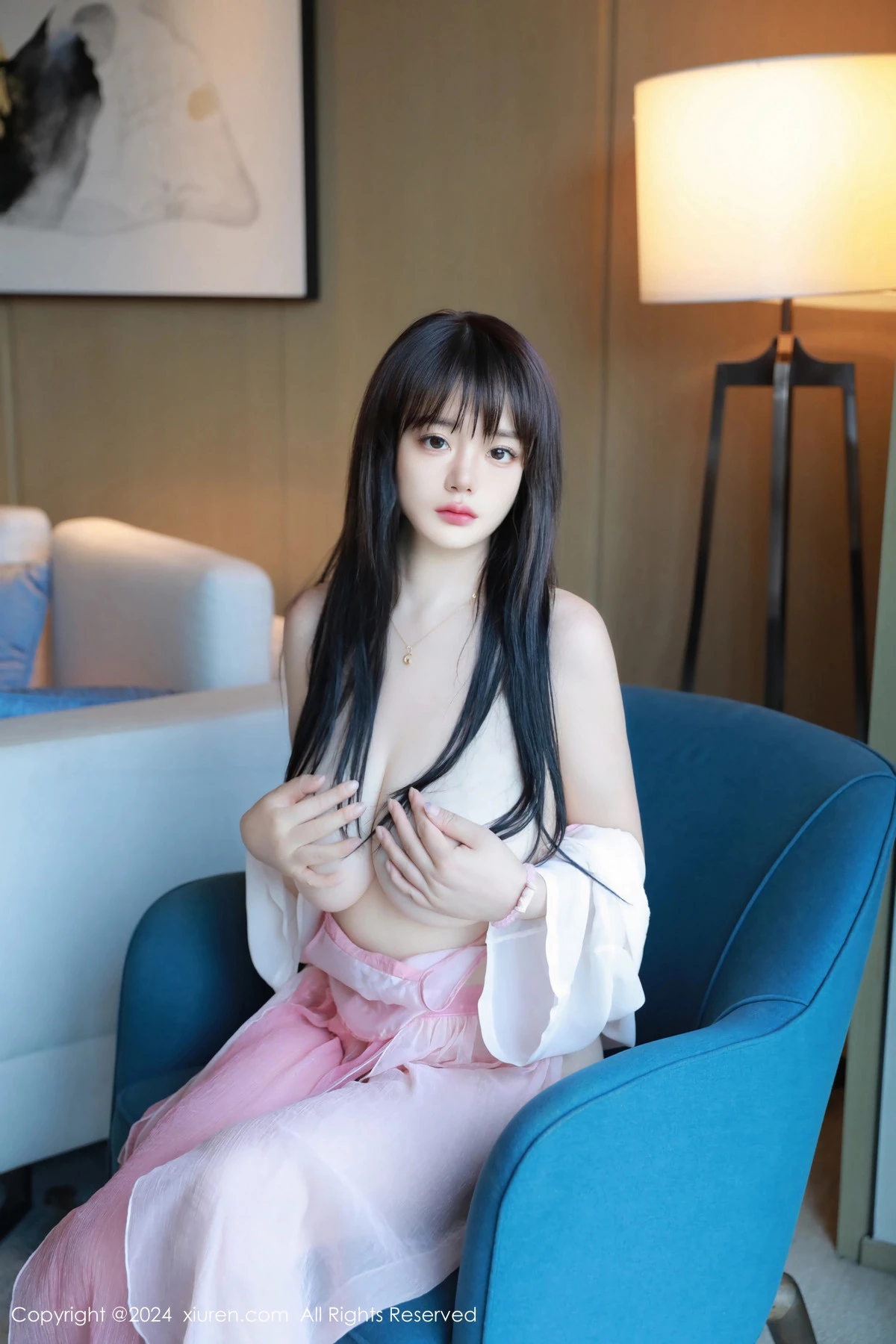 秀人集.com_[XiuRen秀人网]No.8724_模特陈柒柒性感粉色轻透布兜配粉色薄纱服饰秀丰满身材诱惑写真86P