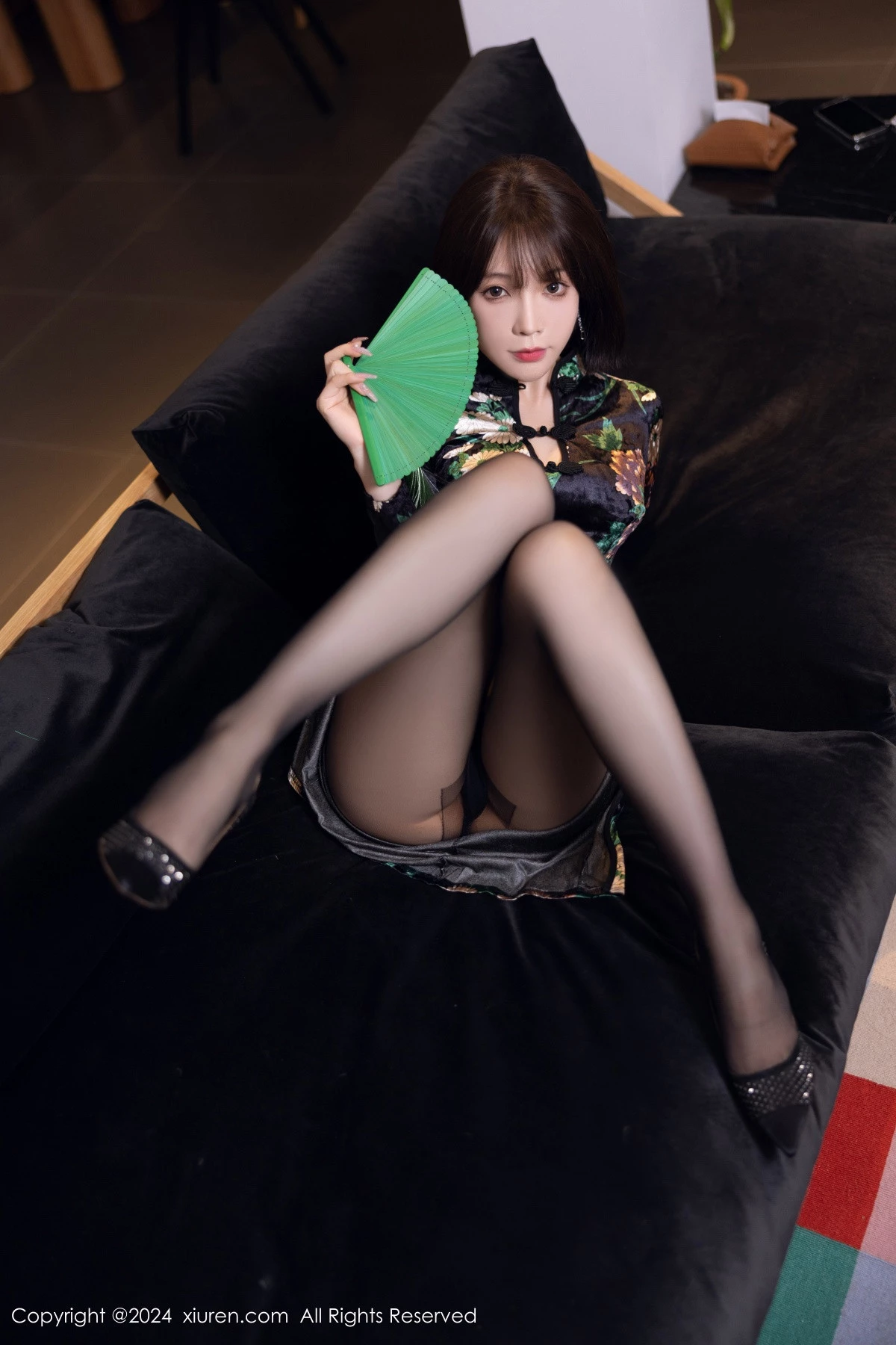 秀人集.com_[XiuRen秀人网]No.8876_女神徐莉芝Booty性感深色图案旗袍配超薄黑丝秀曼妙身姿诱惑写真88P