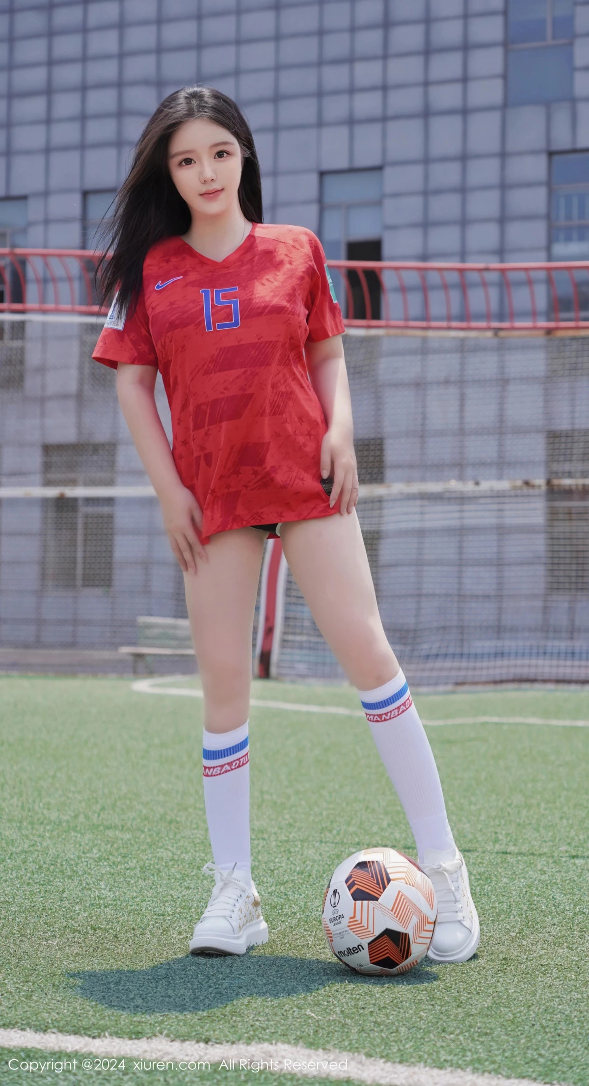 秀人集.com_[XiuRen秀人网]No.8733_模特小薯条nienie足球场景性感红色足球服饰秀曼妙身姿诱惑写真87P