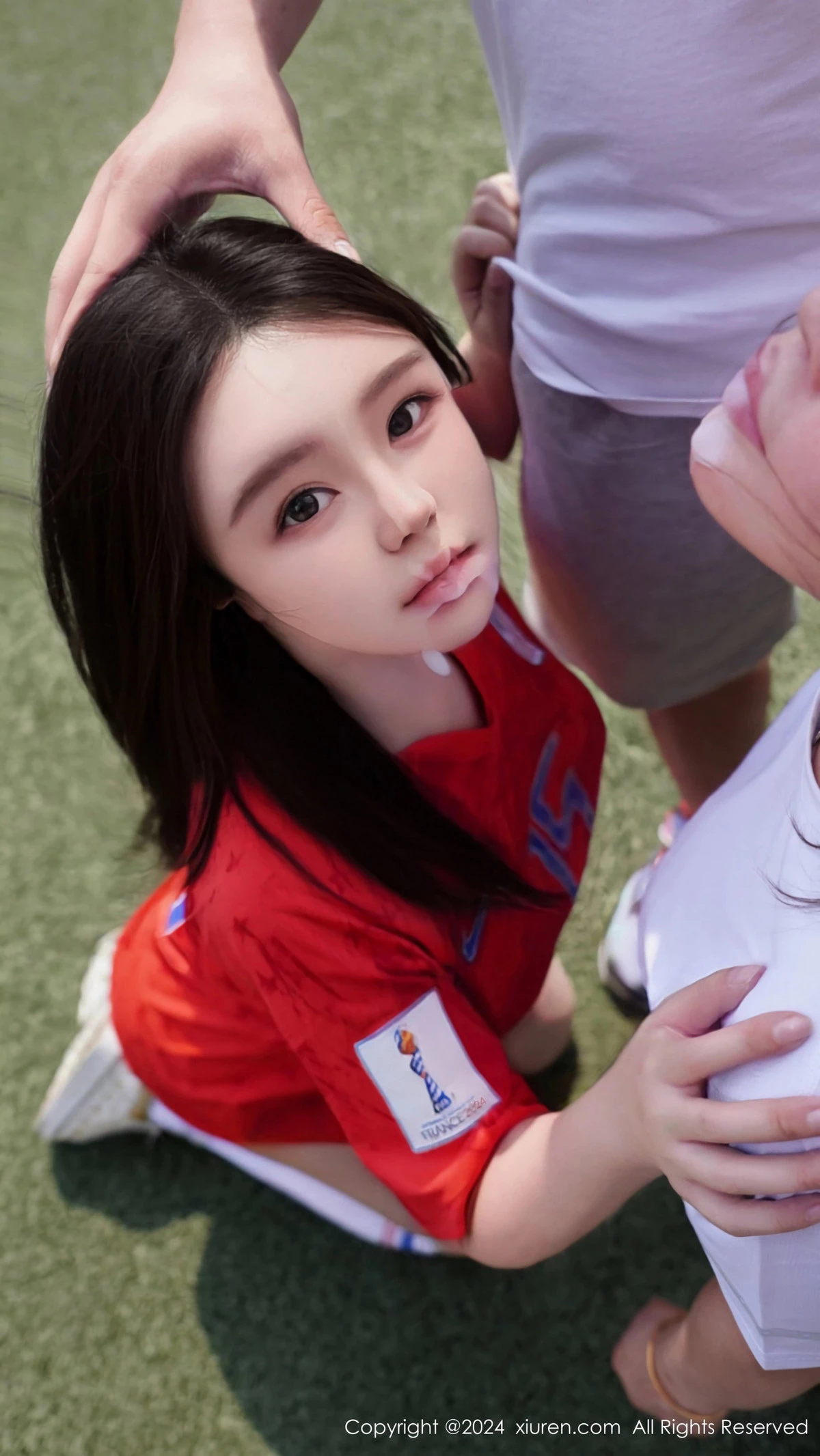 秀人集.com_[XiuRen秀人网]No.8733_模特小薯条nienie足球场景性感红色足球服饰秀曼妙身姿诱惑写真87P