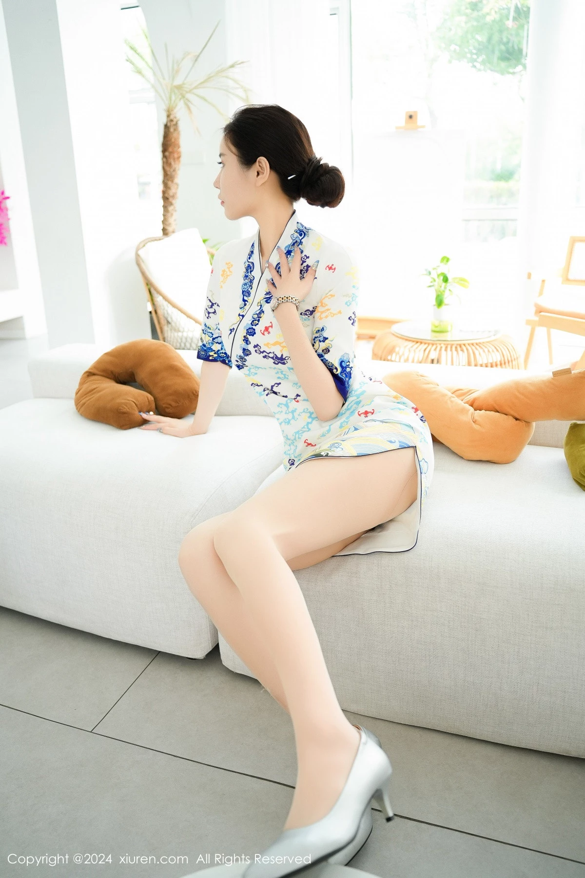 秀人集.com_[XiuRen秀人网]No.8745_模特Erikaki性感空姐制服配开档肉丝露情趣内衣秀火辣身材诱惑写真81P