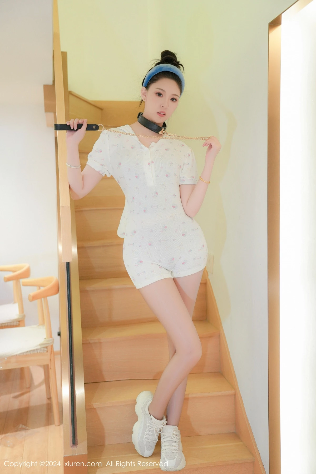 秀人集.com_[XiuRen秀人网]No.8930_模特小波多私房性感白色上衣配白色丝袜秀凹凸身材惹火诱惑写真82P