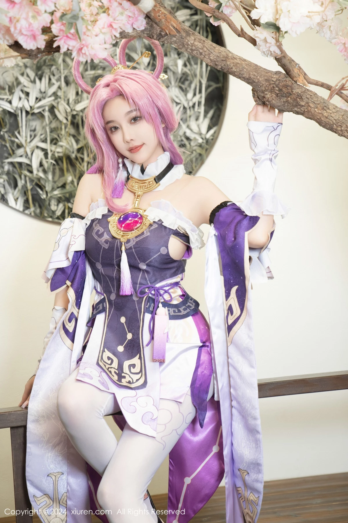 秀人集.com_[XiuRen秀人网]No.8943_女神杨晨晨Yome性感紫色Cosplay服饰配白丝袜秀丰满身材诱惑写真79P