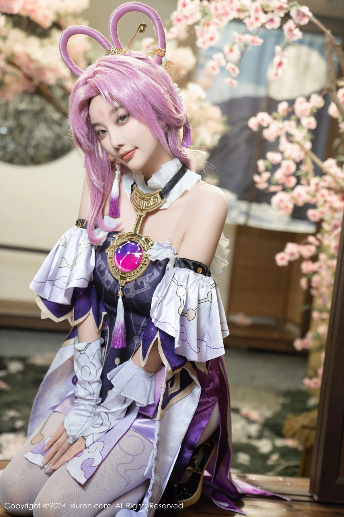 秀人集.com_[XiuRen秀人网]No.8943_女神杨晨晨Yome性感紫色Cosplay服饰配白丝袜秀丰满身材诱惑写真79P