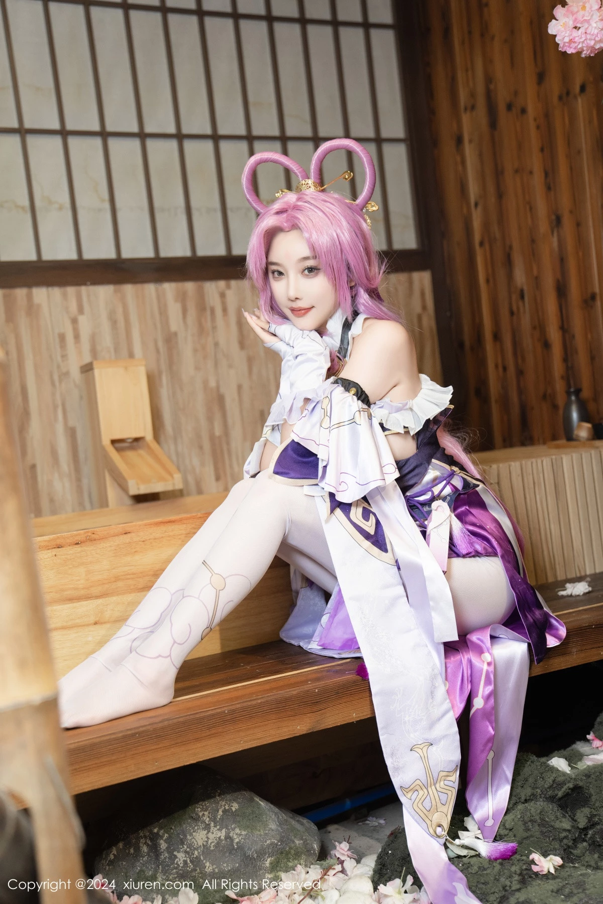 秀人集.com_[XiuRen秀人网]No.8943_女神杨晨晨Yome性感紫色Cosplay服饰配白丝袜秀丰满身材诱惑写真79P