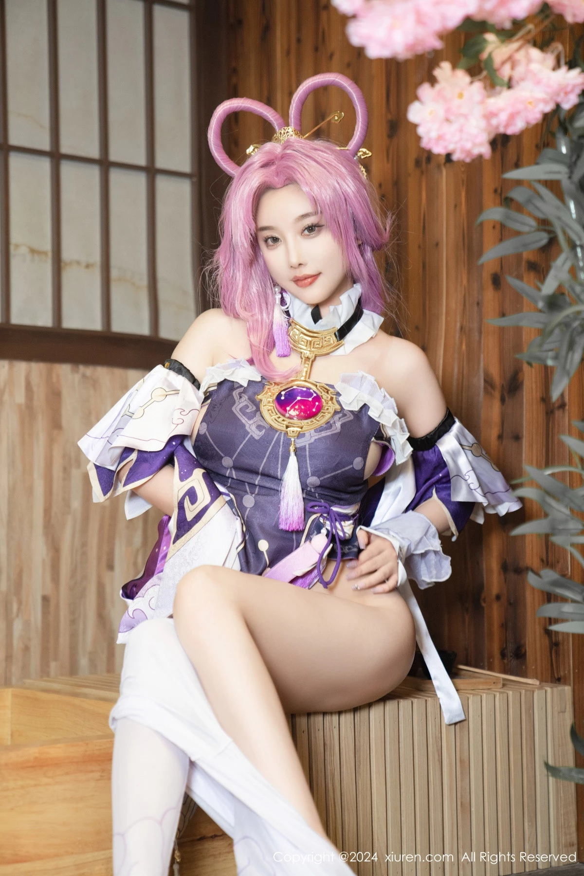 秀人集.com_[XiuRen秀人网]No.8943_女神杨晨晨Yome性感紫色Cosplay服饰配白丝袜秀丰满身材诱惑写真79P