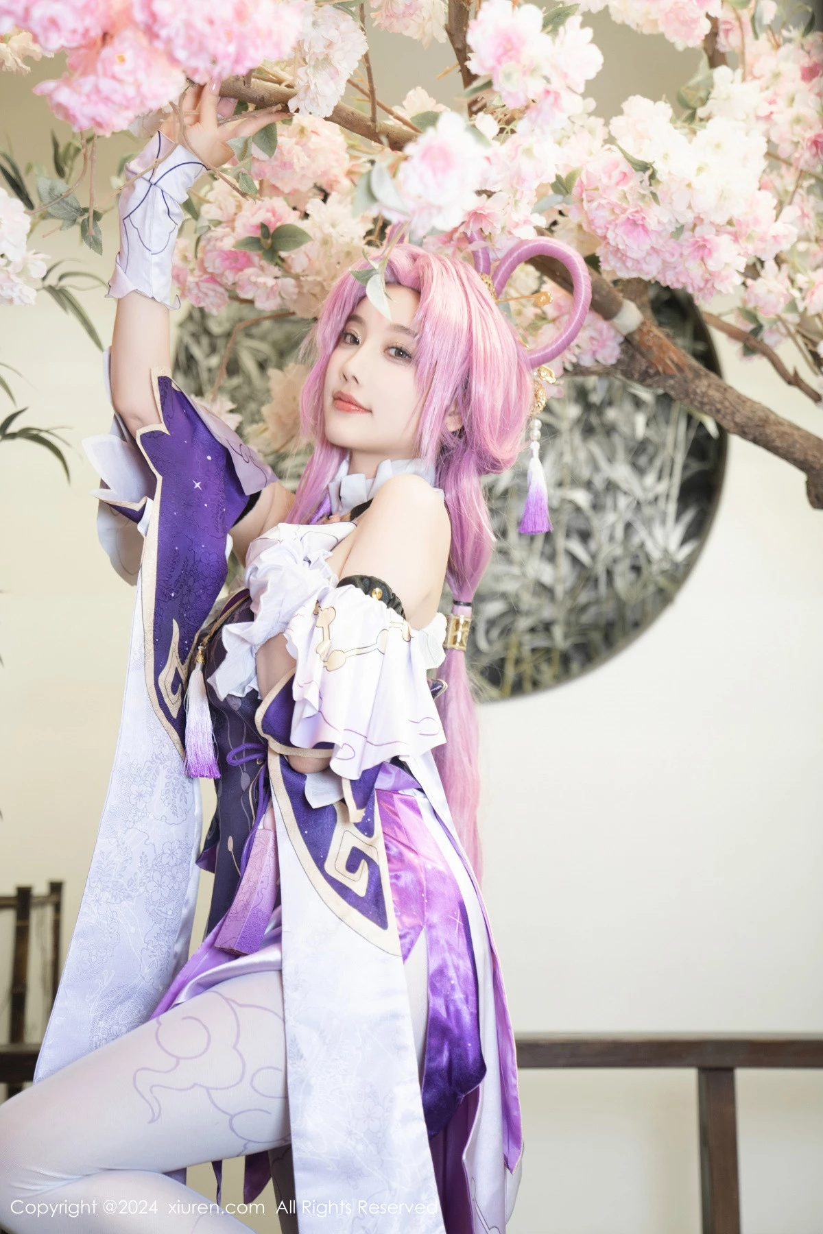 秀人集.com_[XiuRen秀人网]No.8943_女神杨晨晨Yome性感紫色Cosplay服饰配白丝袜秀丰满身材诱惑写真79P