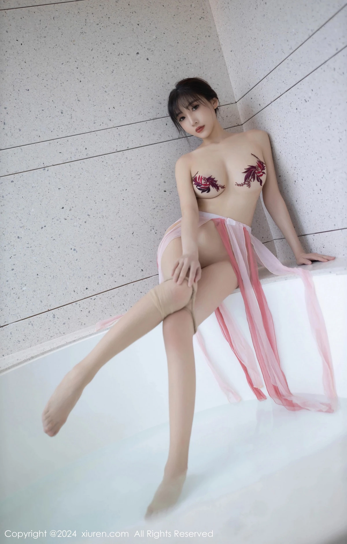 秀人集.com_[XiuRen秀人网]No.8954_模特陆萱萱性感粉色薄纱裙露粉色内衣配超薄肉丝撩人诱惑写真80P