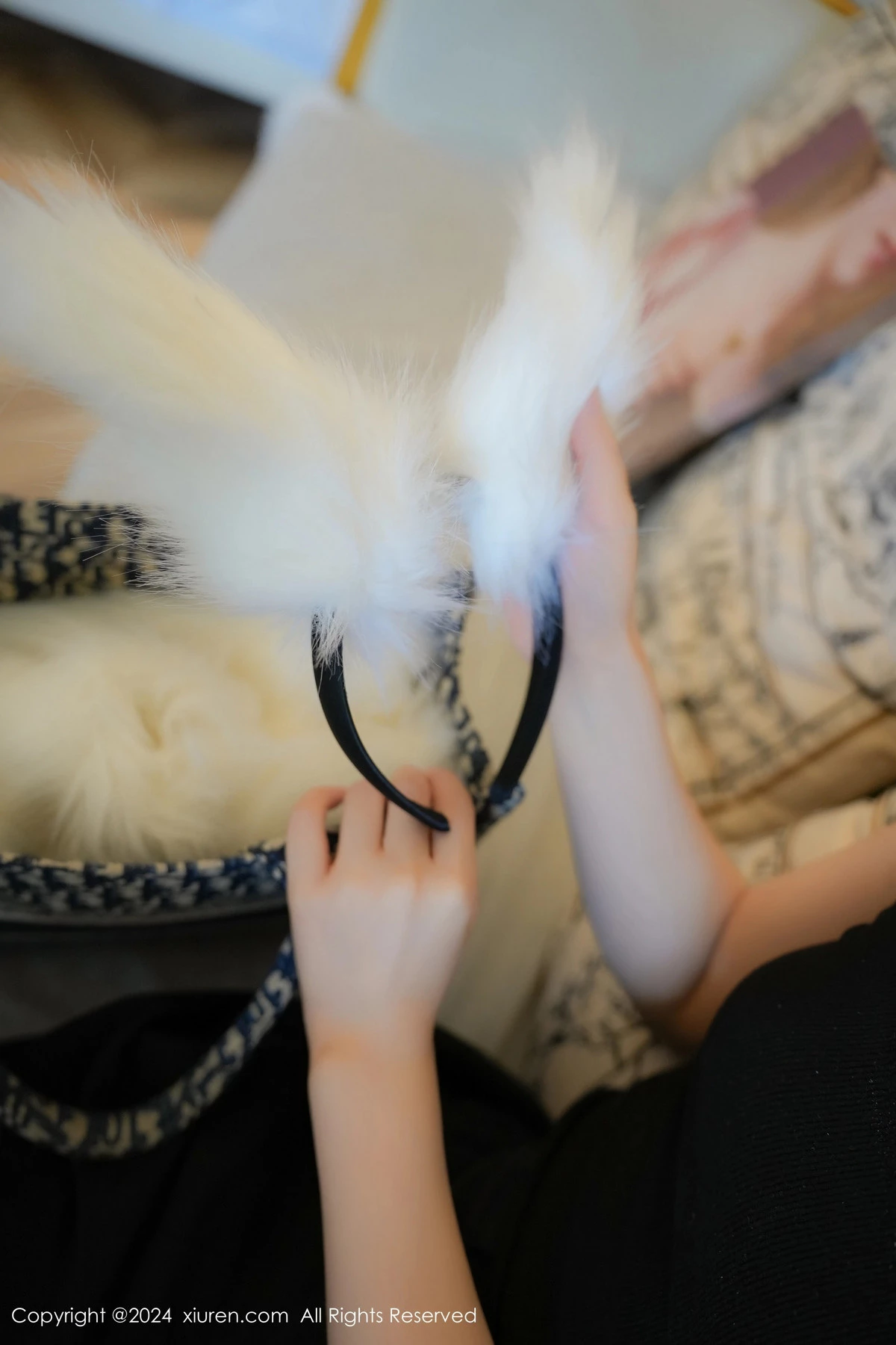 秀人集.com_[XiuRen秀人网]No.8955_模特喵喵JOJO黑色连衣裙露白色情趣内衣秀曼妙身姿诱惑写真80P