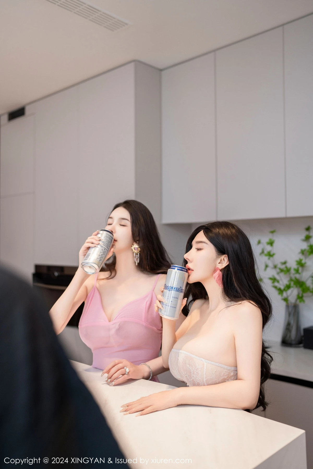 秀人集.com_[XINGYAN星颜社]VOL.263_模特合集女神潘思沁＆李丽莎性感情趣薄纱秀翘臀美腿诱惑写真48P