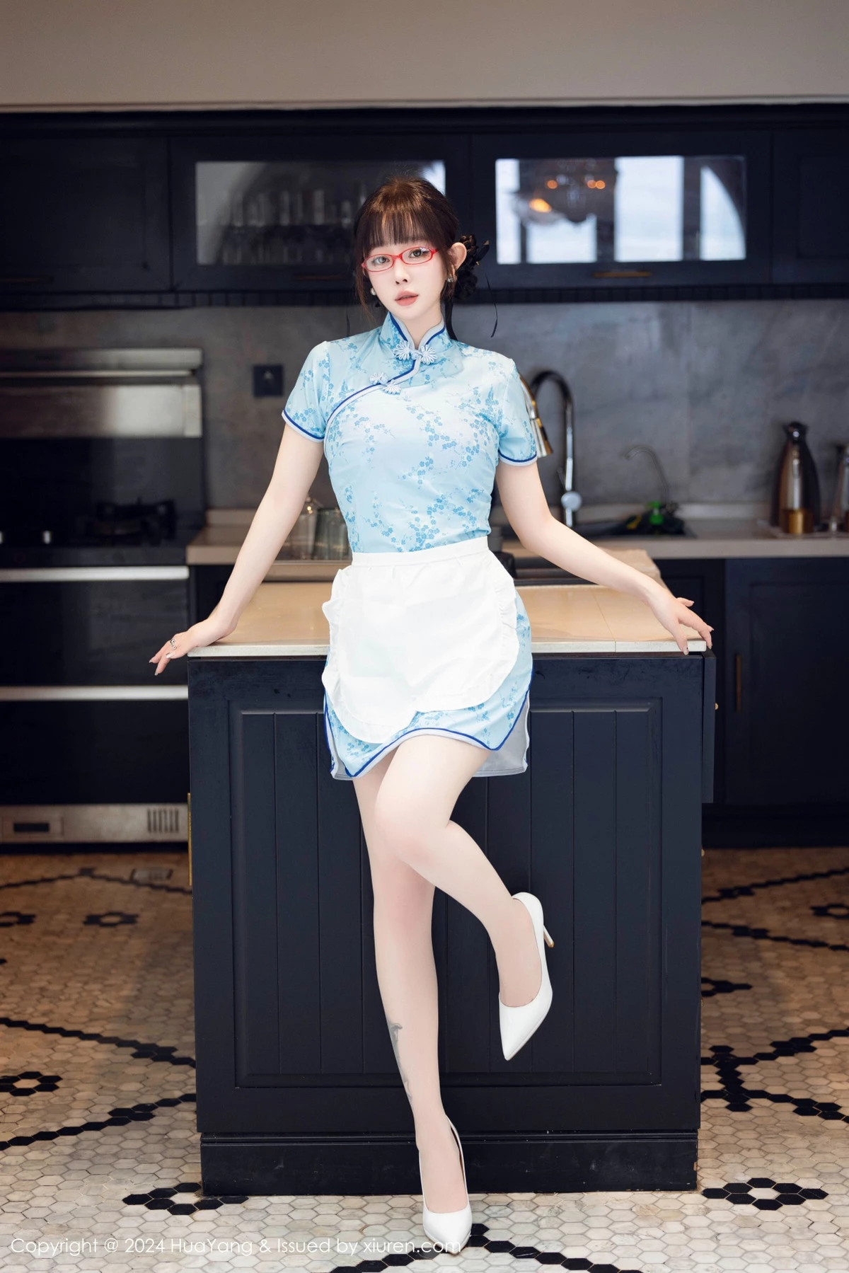 秀人集.com_[HuaYang花漾]Vol.593_女神王雨纯性感淡绿露肩连衣长裙配白丝袜秀曼妙身姿诱惑写真93P