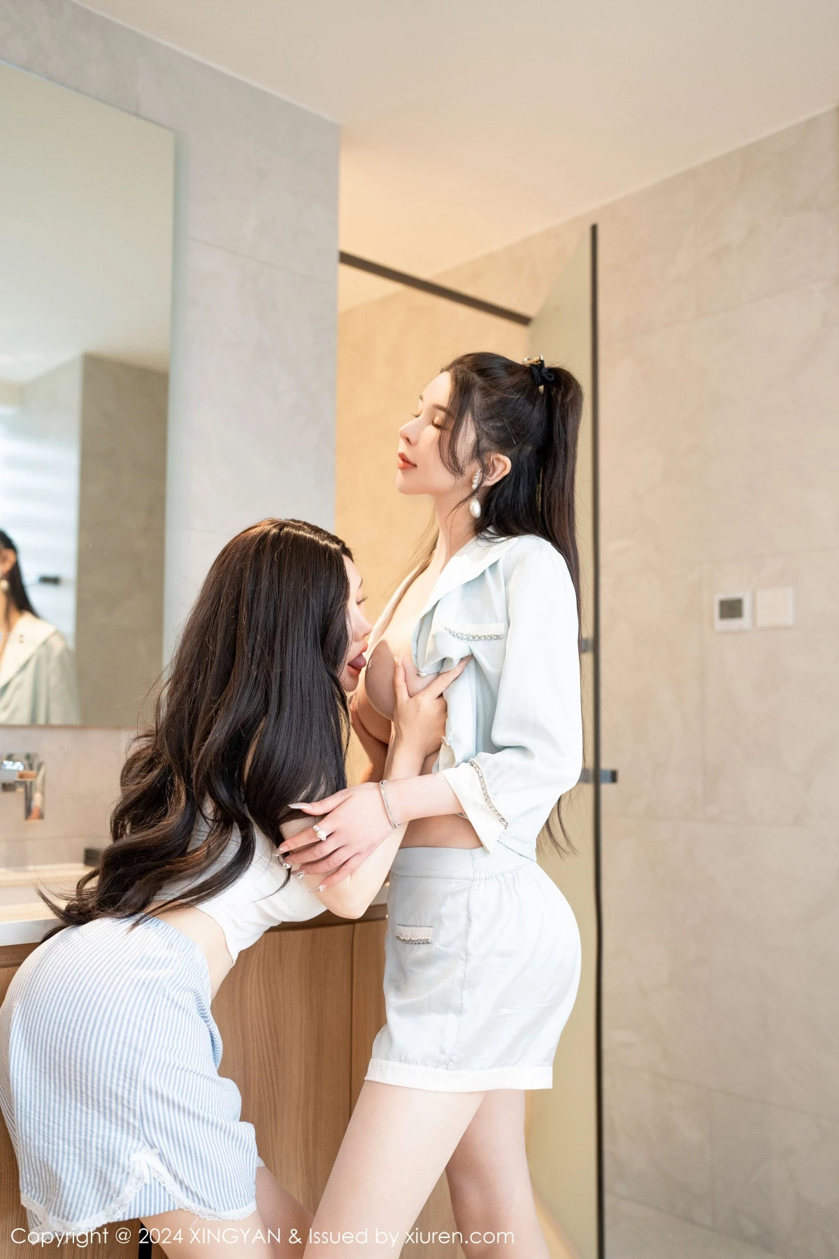 秀人集.com_[XINGYAN星颜社]VOL.258_模特潘思沁＆李丽莎厨房场景性感睡衣系列秀完美身材诱惑写真80P