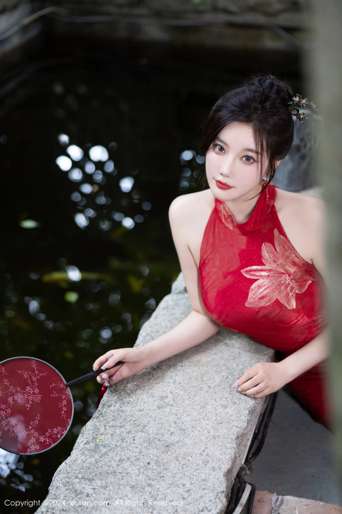 秀人集.com_[XiuRen秀人网]No.8996_女神杨晨晨Yome性感红色长旗袍配黑丝吊袜秀丰腴身材诱惑写真81P