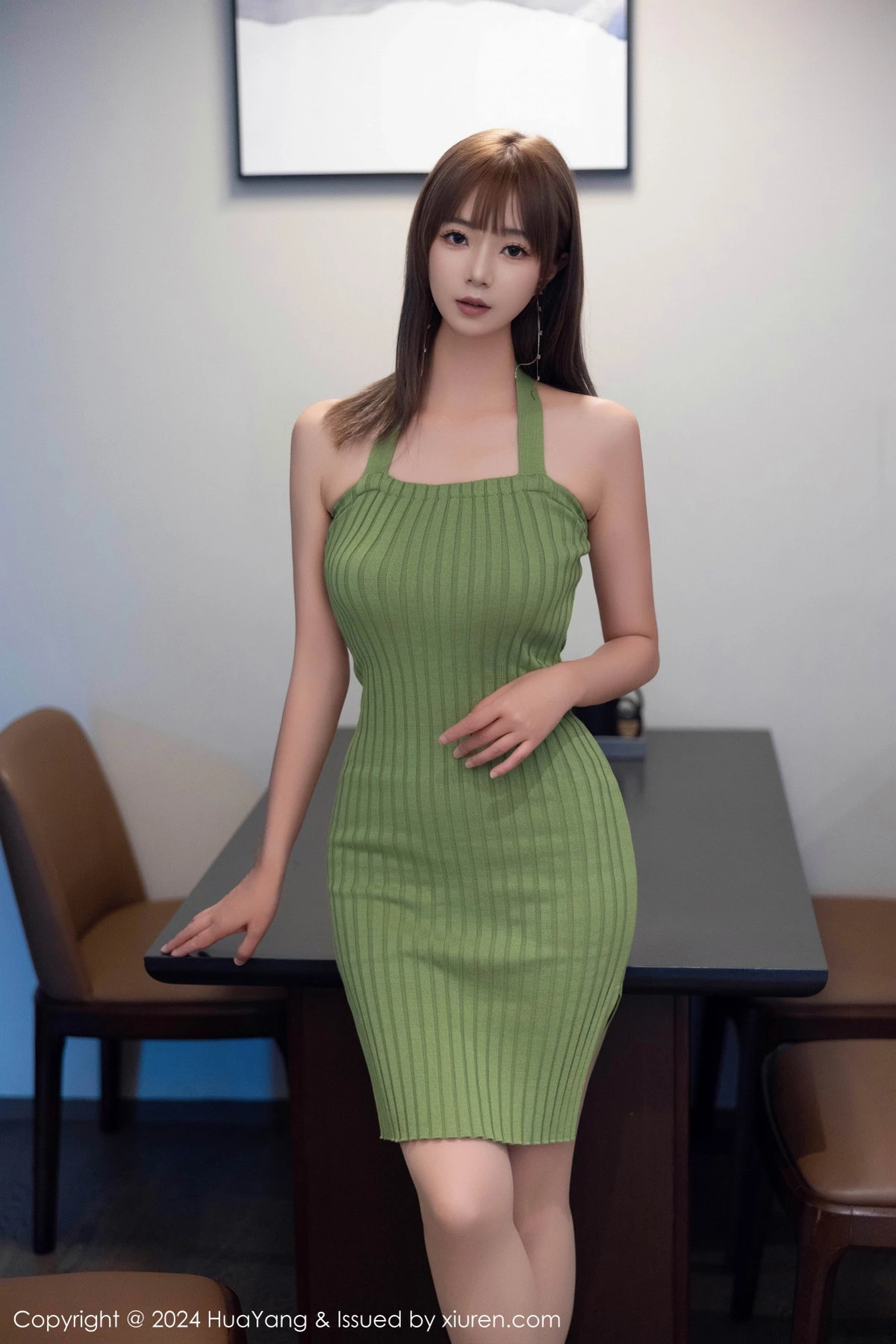 秀人集.com_[HuaYang花漾]Vol.600_女神宋-kiki性感绿色连衣短裙配超薄灰丝秀丰腴身材完美诱惑写真74P