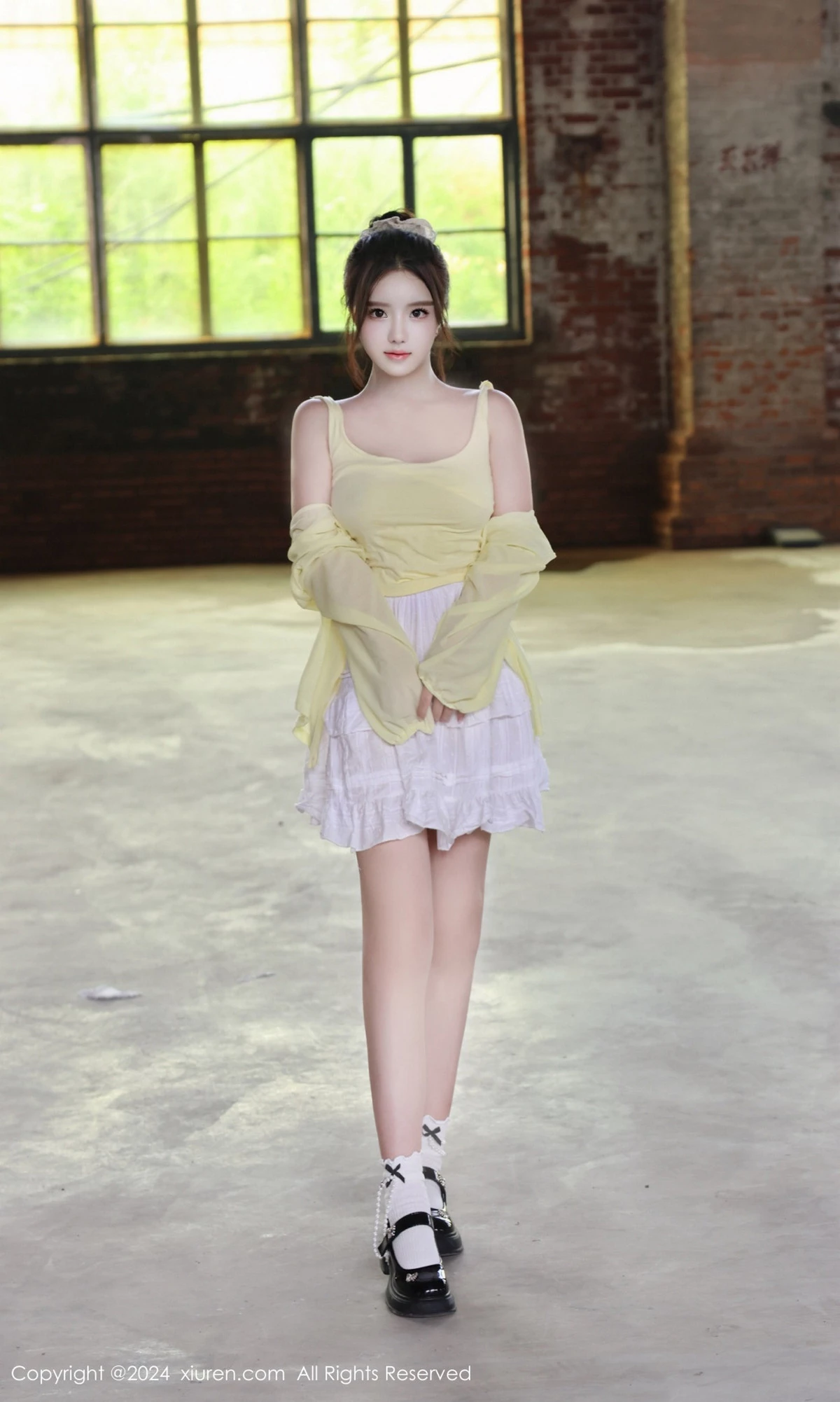 秀人集.com_[XiuRen秀人网]No.9024_模特小薯条nienie性感黄色上衣配白色短裙秀曼妙身姿迷人写真89P