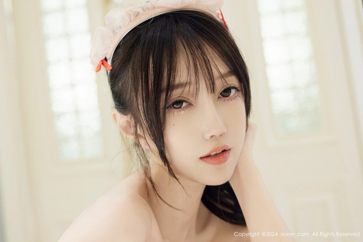 秀人集.com_[XiuRen秀人网]No.9027_模特玥儿玥er私房性感粉色女仆装扮配白丝袜秀完美身材诱惑写真70P