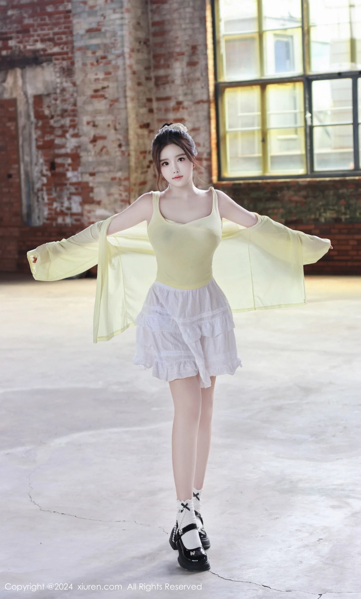 秀人集.com_[XiuRen秀人网]No.9024_模特小薯条nienie性感黄色上衣配白色短裙秀曼妙身姿迷人写真89P