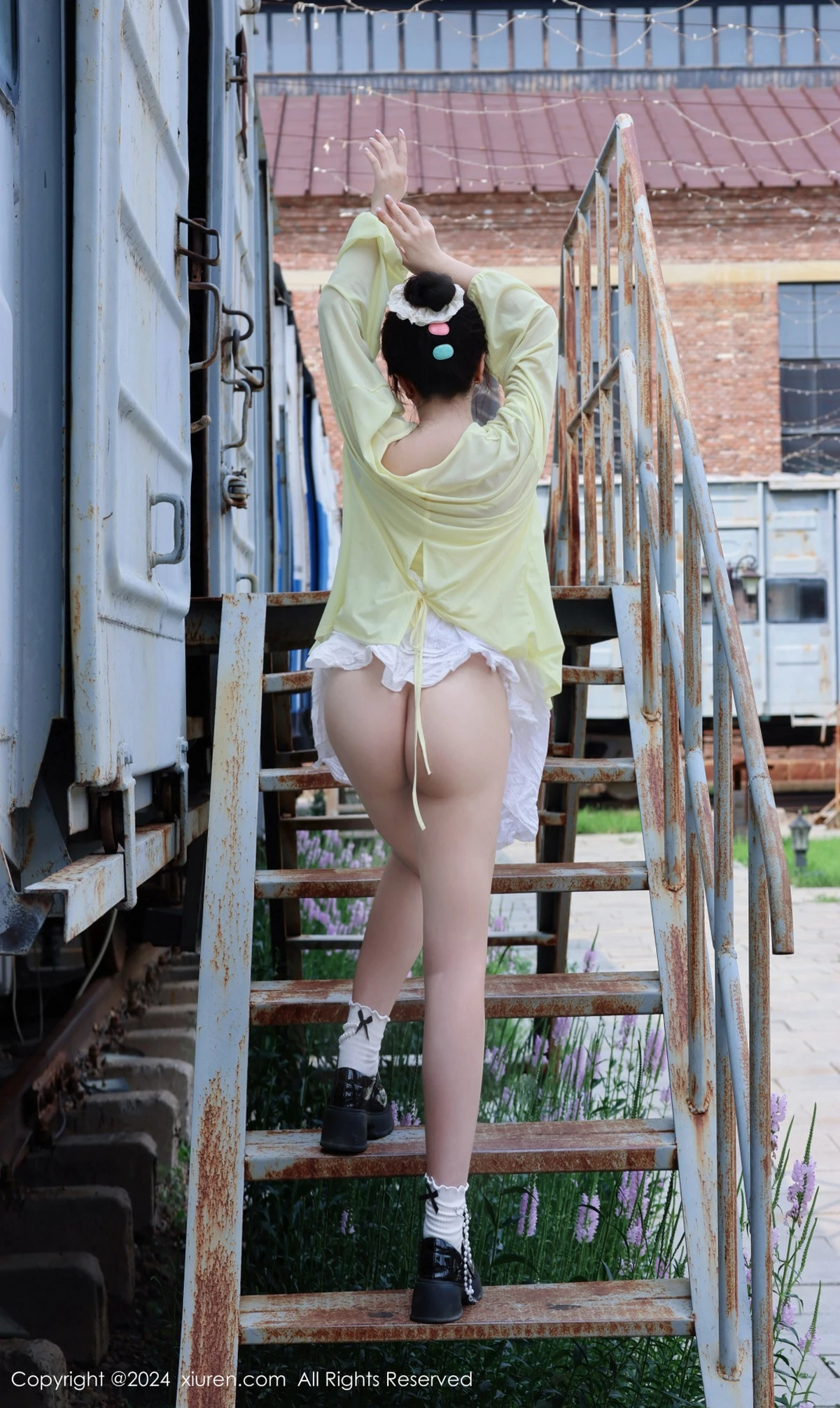 秀人集.com_[XiuRen秀人网]No.9024_模特小薯条nienie性感黄色上衣配白色短裙秀曼妙身姿迷人写真89P