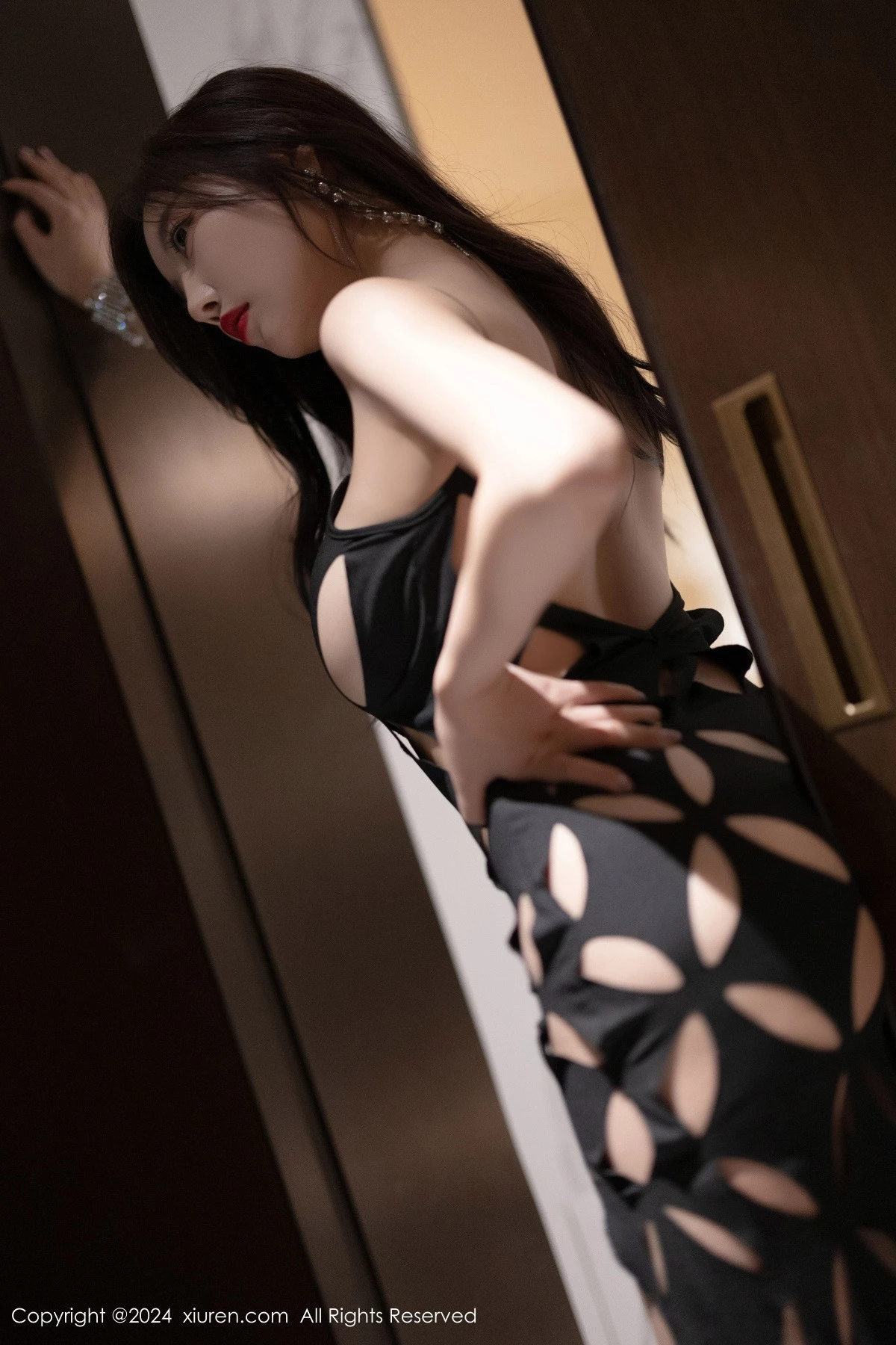 秀人集.com_[XiuRen秀人网]No.9028_女神杨晨晨Yome性感黑色情趣服饰配黑丝袜秀丰腴身材诱惑写真80P