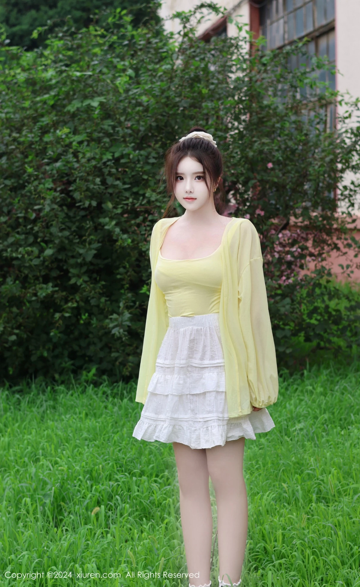 秀人集.com_[XiuRen秀人网]No.9024_模特小薯条nienie性感黄色上衣配白色短裙秀曼妙身姿迷人写真89P