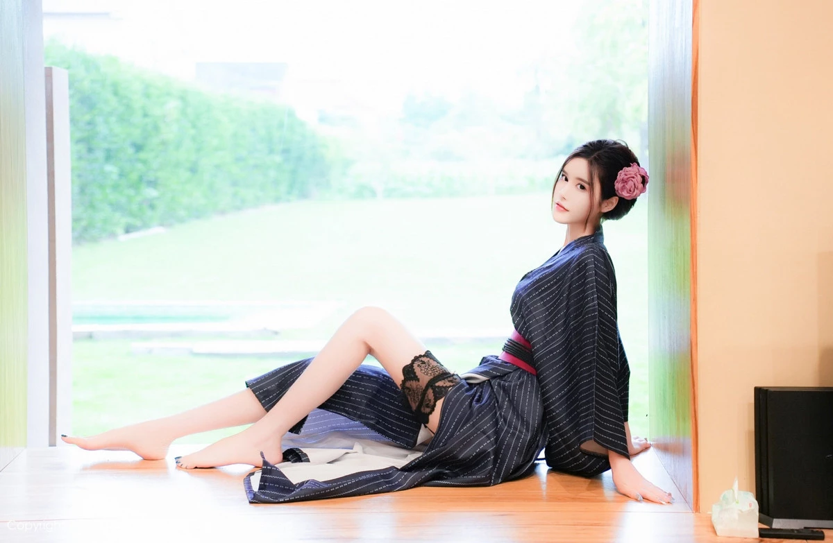 秀人集.com_[XiuRen秀人网]No.8928_模特Erikaki户外枷锁主题性感黑色情趣内衣秀白嫩美腿诱惑写真79P