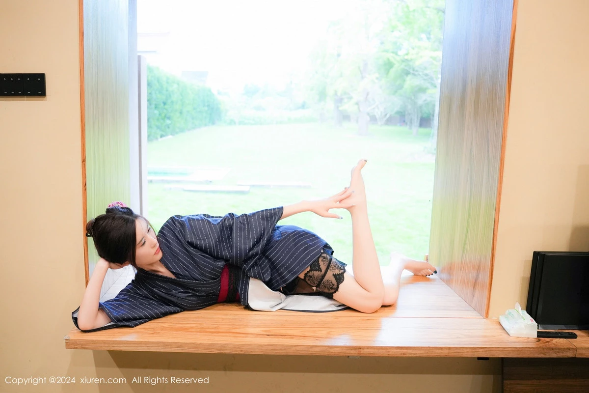 秀人集.com_[XiuRen秀人网]No.8928_模特Erikaki户外枷锁主题性感黑色情趣内衣秀白嫩美腿诱惑写真79P