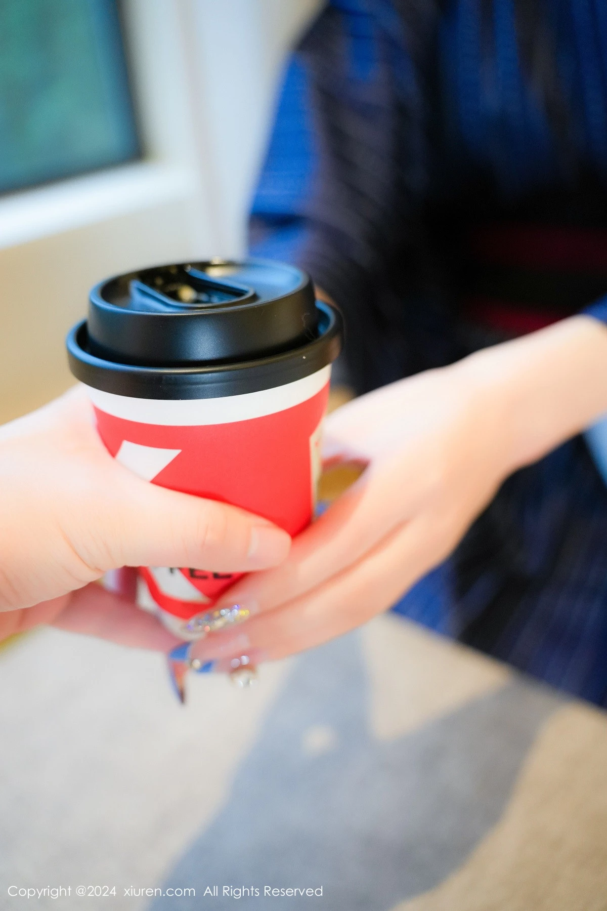 秀人集.com_[XiuRen秀人网]No.8928_模特Erikaki户外枷锁主题性感黑色情趣内衣秀白嫩美腿诱惑写真79P