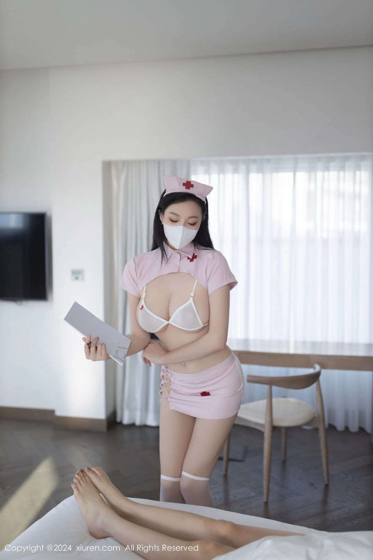 秀人集.com_[XiuRen秀人网]No.9075_模特安然anran性感粉色护士制服露白色内衣配白丝袜撩人诱惑写真80P