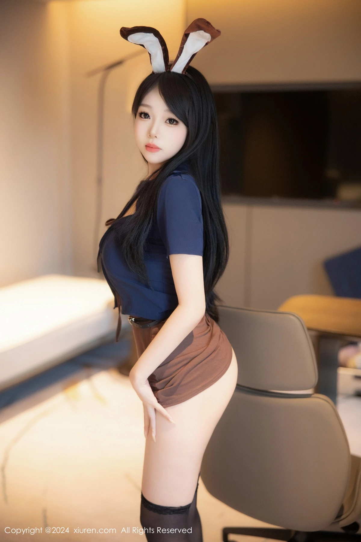 秀人集.com_[XiuRen秀人网]No.9083_模特黎秋秋私房性感深蓝OL服饰配超薄黑丝秀完美身材诱惑写真81P