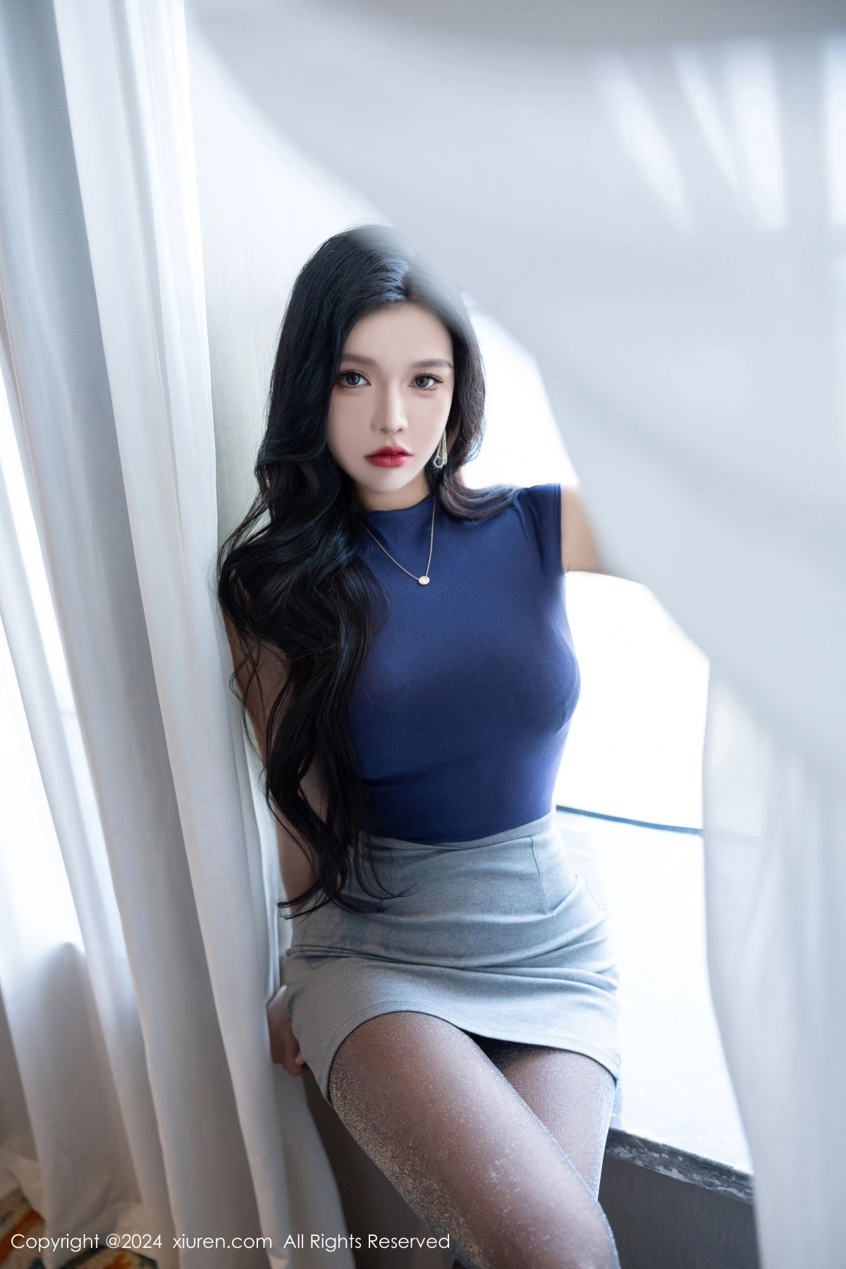 秀人集.com_[XiuRen秀人网]No.9082_模特娜比性感蓝色T恤配超薄黑丝露蓝色内衣秀凹凸身材诱惑写真86P