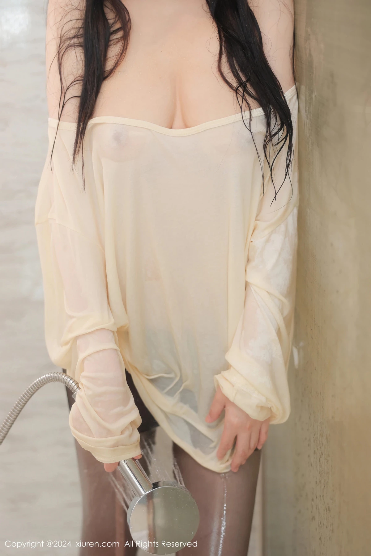 秀人集.com_[XiuRen秀人网]No.9089_模特柚柚小奶瓶性感浅色服饰配超薄黑丝秀凹凸身材撩人诱惑写真81P