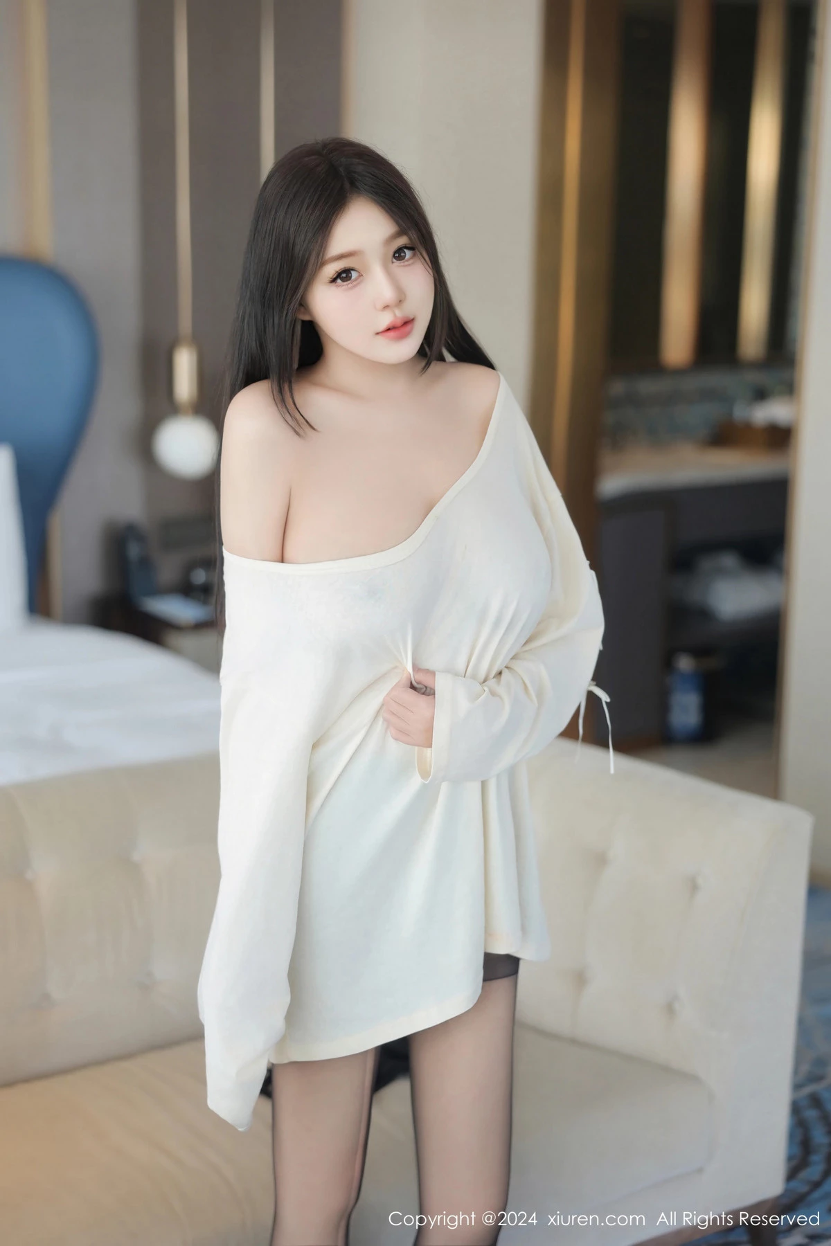 秀人集.com_[XiuRen秀人网]No.9089_模特柚柚小奶瓶性感浅色服饰配超薄黑丝秀凹凸身材撩人诱惑写真81P